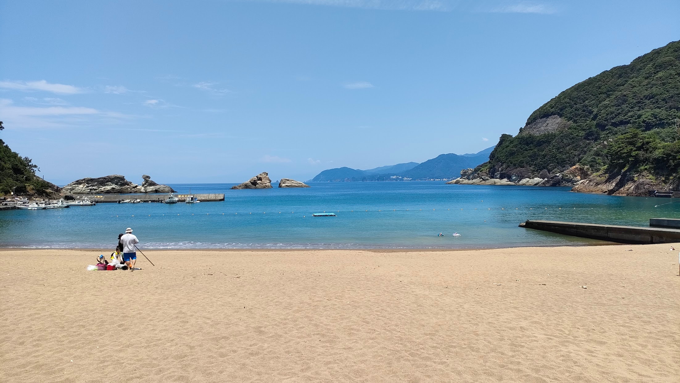 Summer at Kumomi Beach. It's a perfect day for swimming.