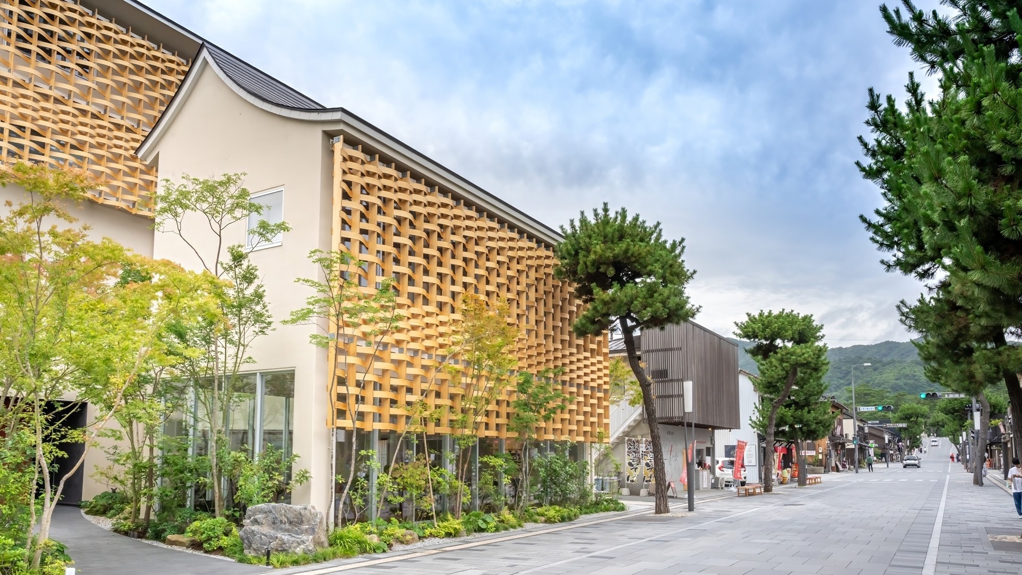 [Exterior] The location is perfect for an early morning visit to Izumo Taisha Shrine.