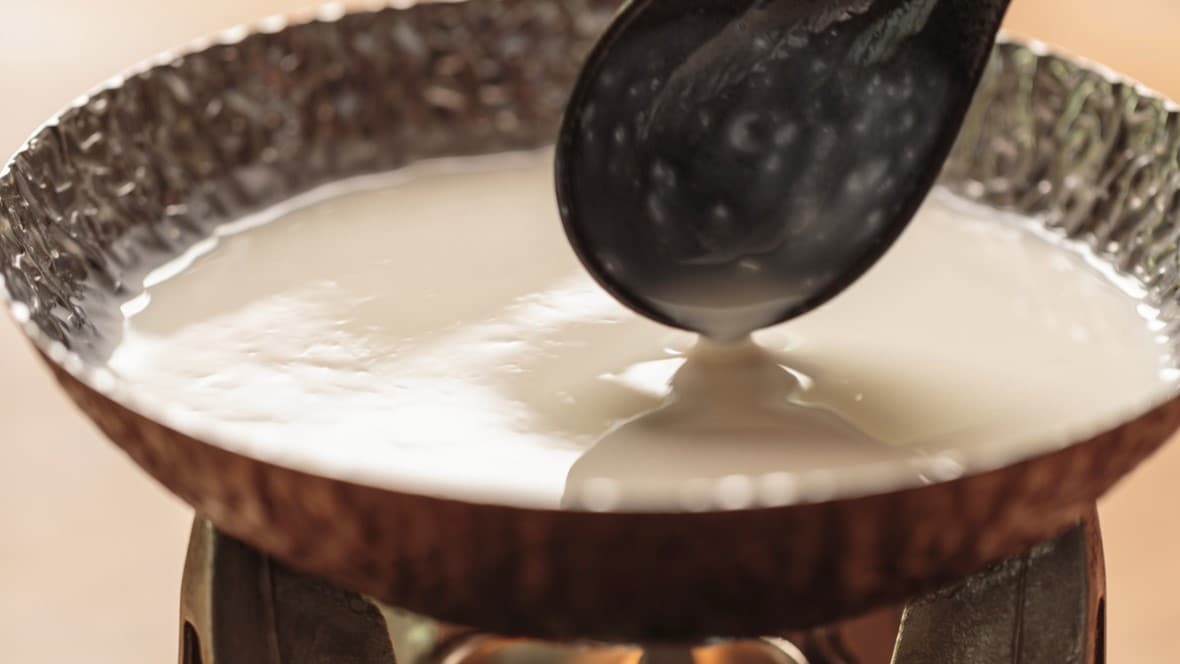 [Breakfast/Example of a dish (Suizan tofu made from soy milk)]