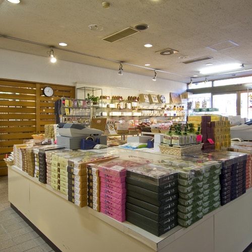 Souvenir Shop (Kisuge)