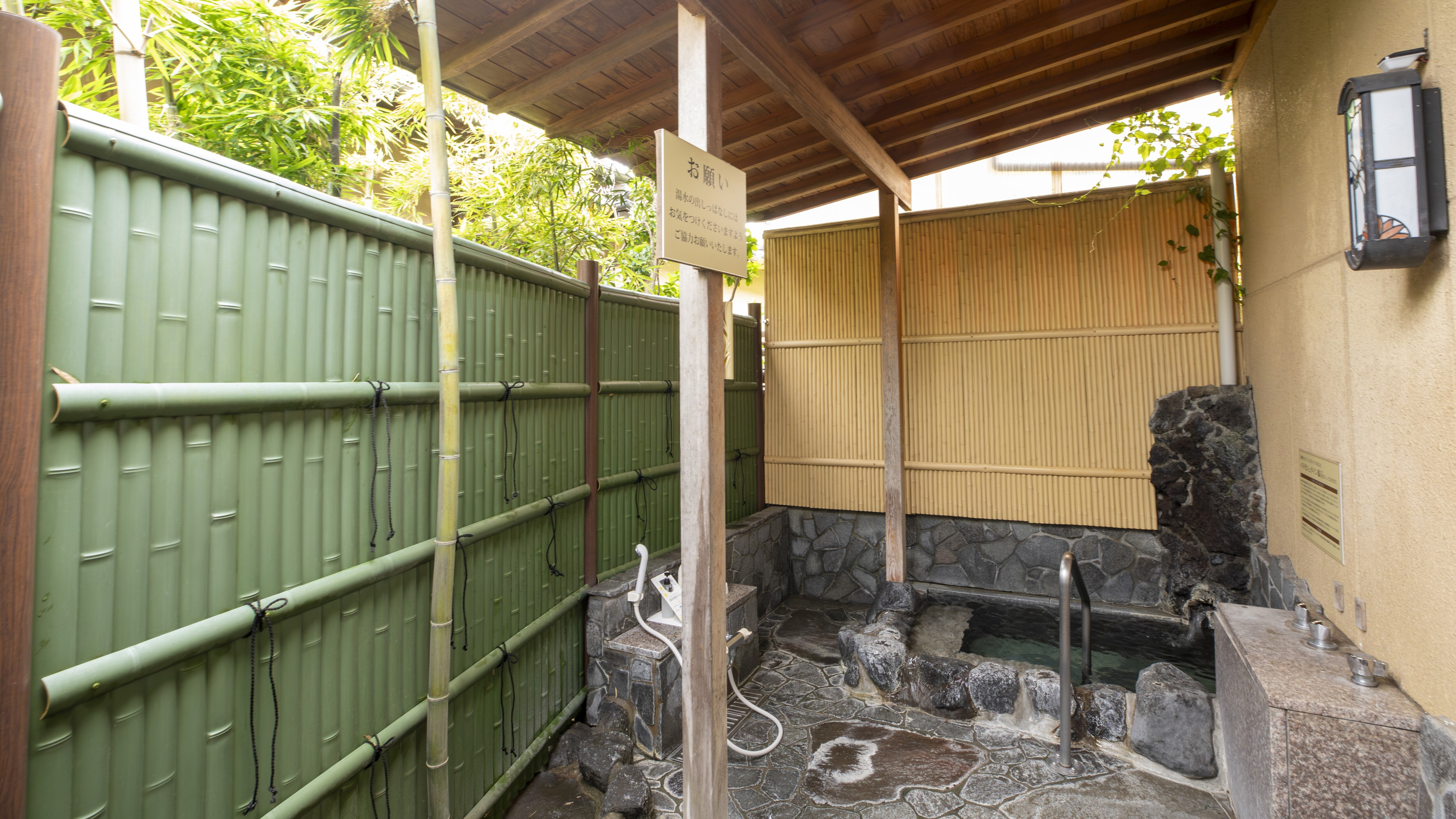 [Room with open-air bath] Room 103 Fukuju Room: Japanese-style room (46 sq m) + miniature garden