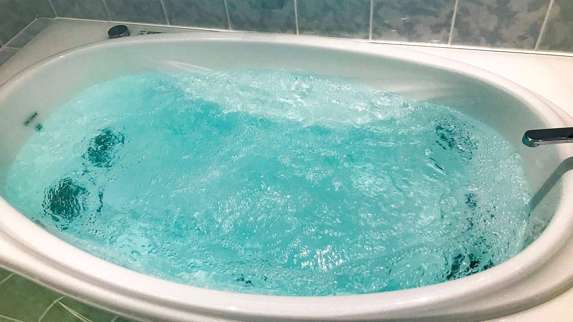 ・You can relieve your fatigue in the jet bath.