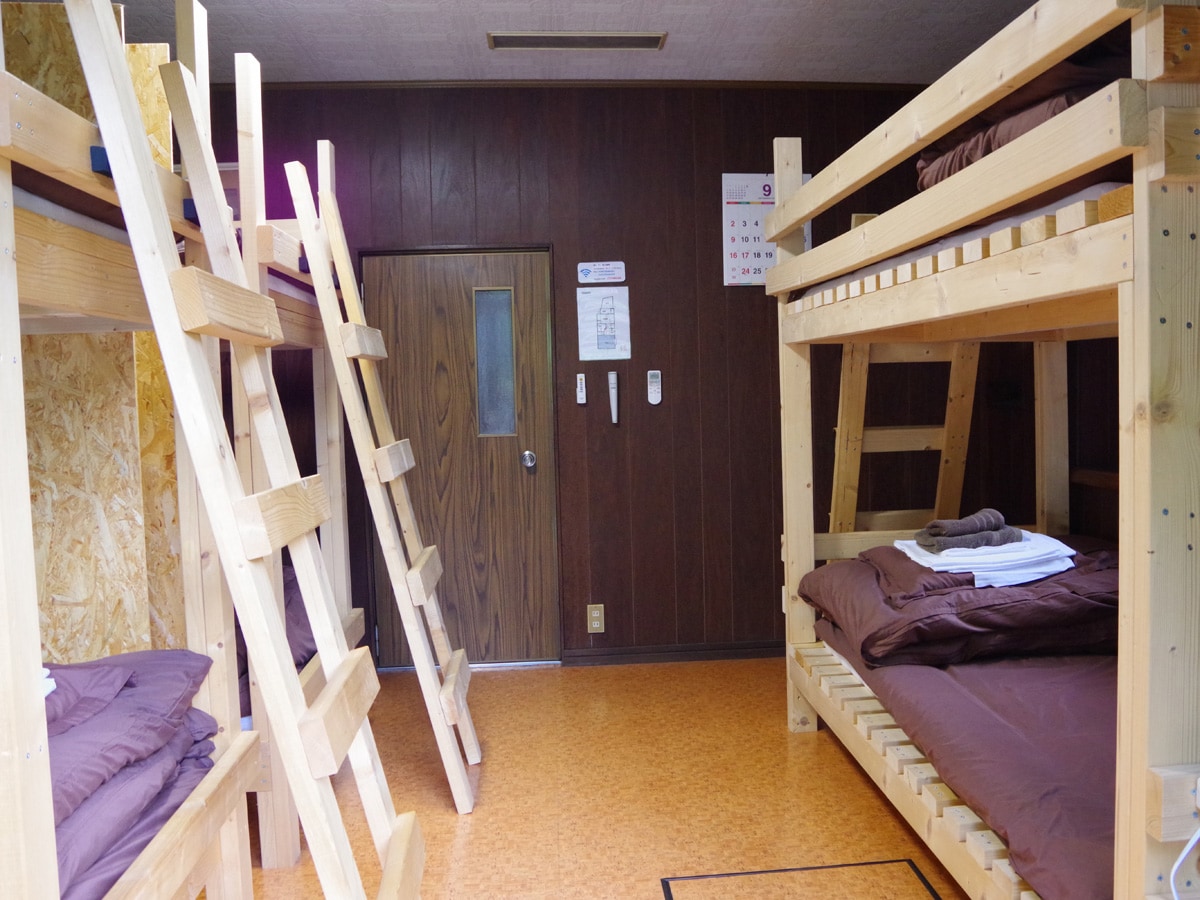 Men's dormitory (shared room)