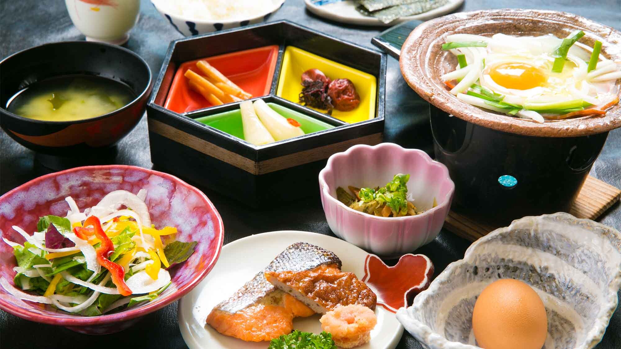 ・[Ví dụ về bữa sáng] Một bữa ăn cân bằng từ rau đến cá