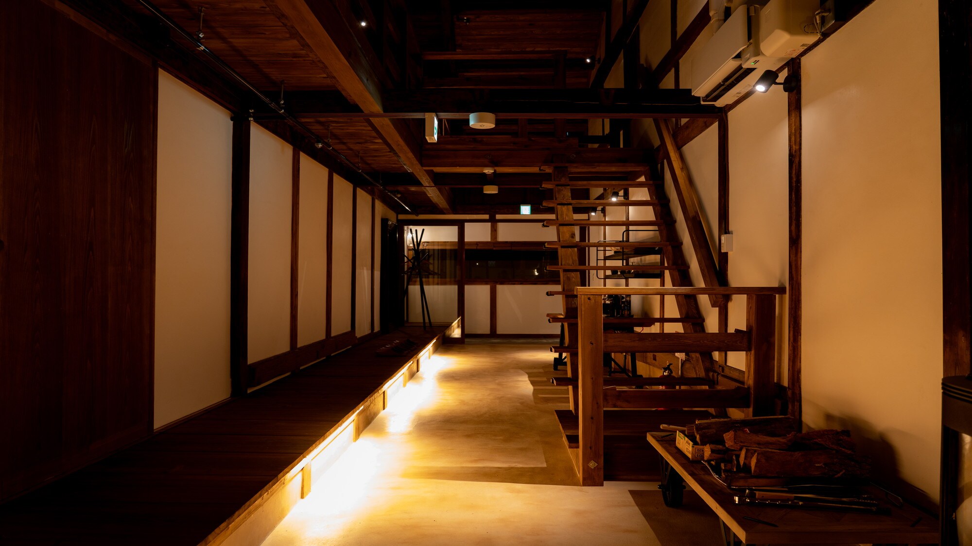 Sonobe 202｜Earthen floor