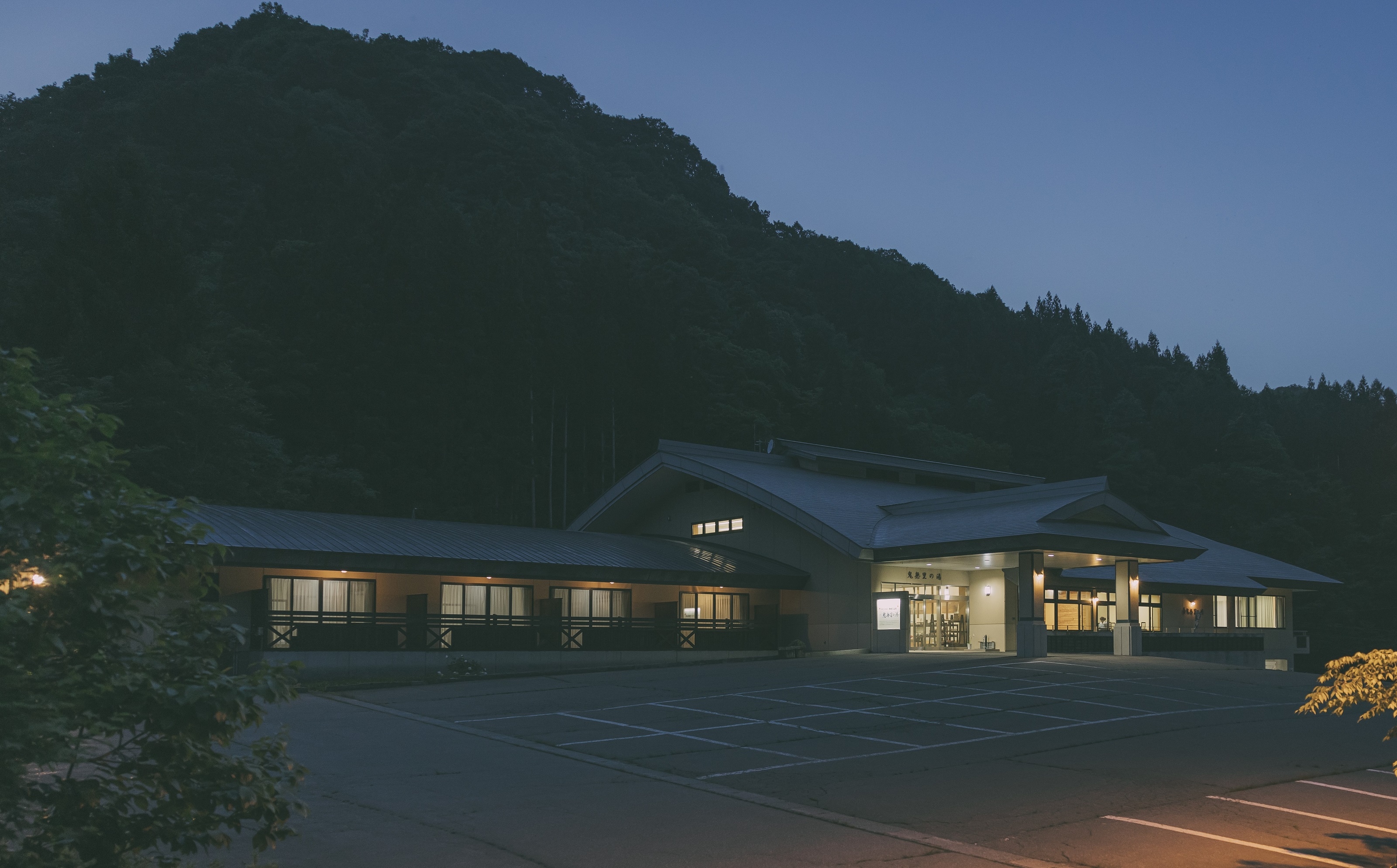 Exterior night③