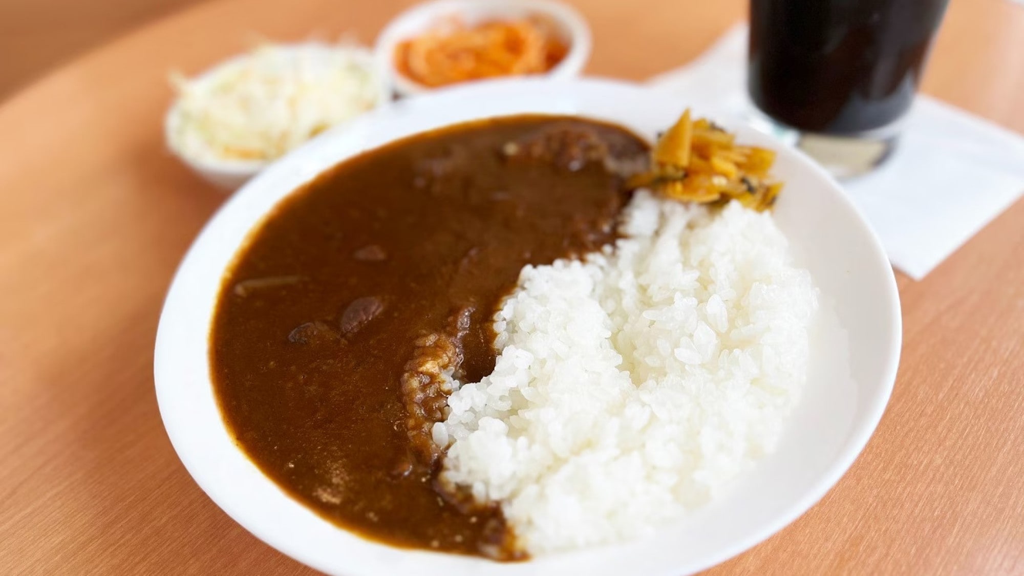 [Breakfast] Spicy curry set available only on weekdays♪ The venue is Orion Cafe adjacent to the hotel.