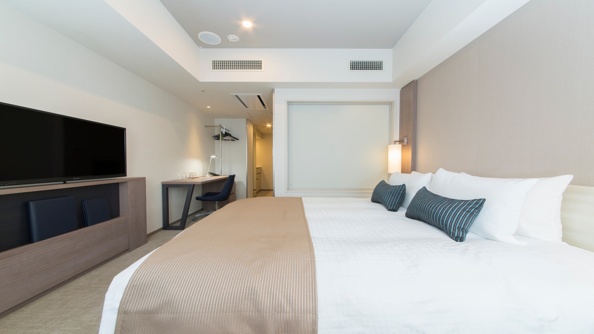 Residential double / 25㎡ with kitchenette, washer / dryer, and microwave
