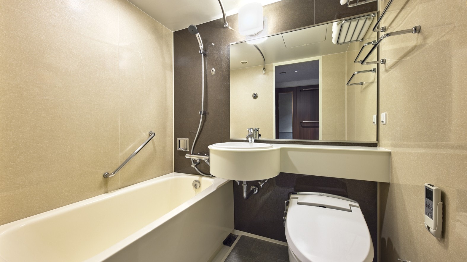 [Bathroom] Chic and clean interior
