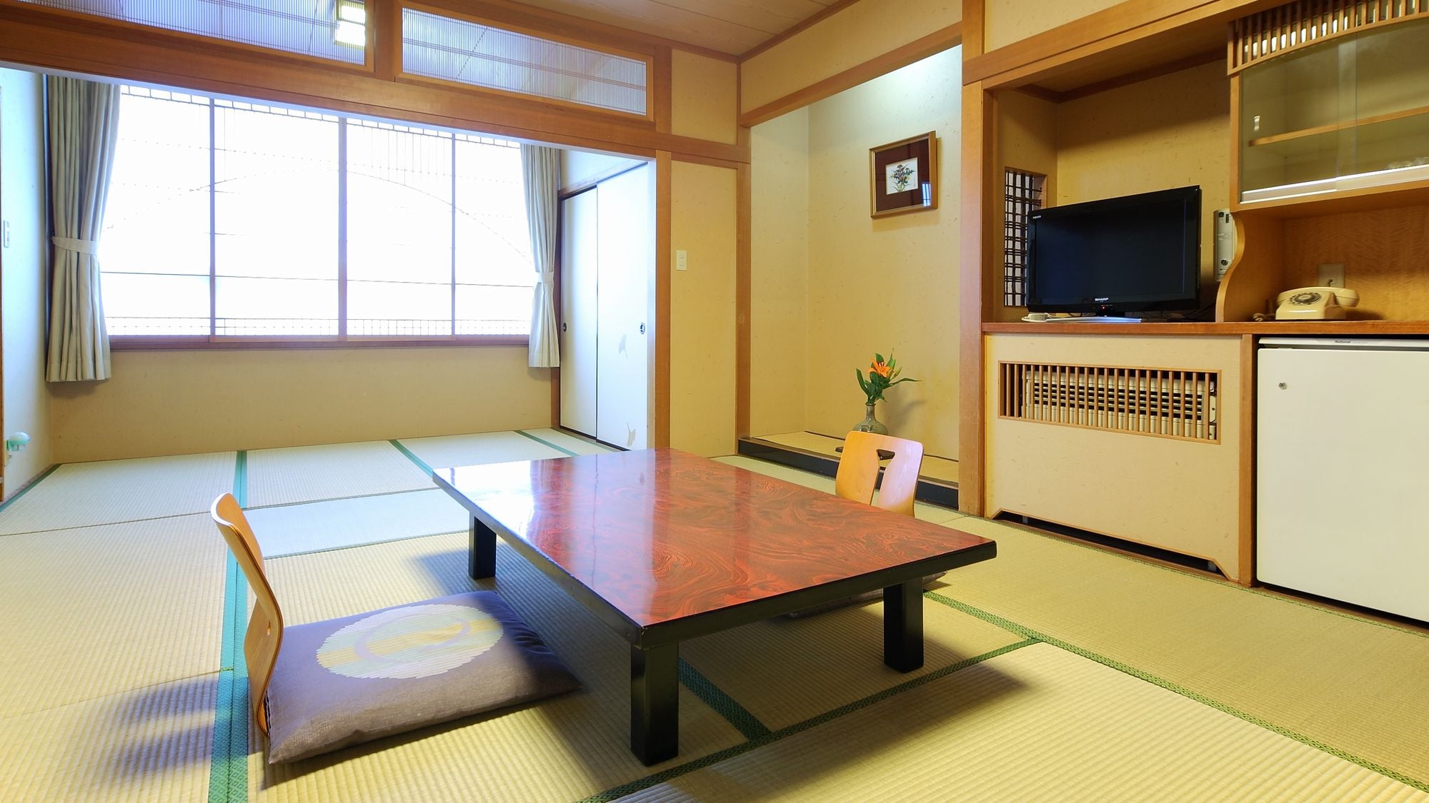 [Kamar bergaya Jepang] * Kamar yang luas dan santai.