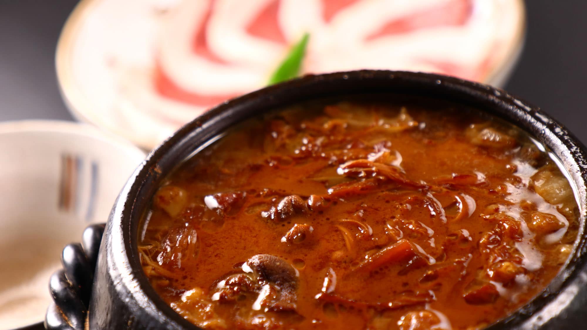 [Makan Malam] Hidangan paling populer: "Panci panas daging babi hutan alami yang luar biasa"*