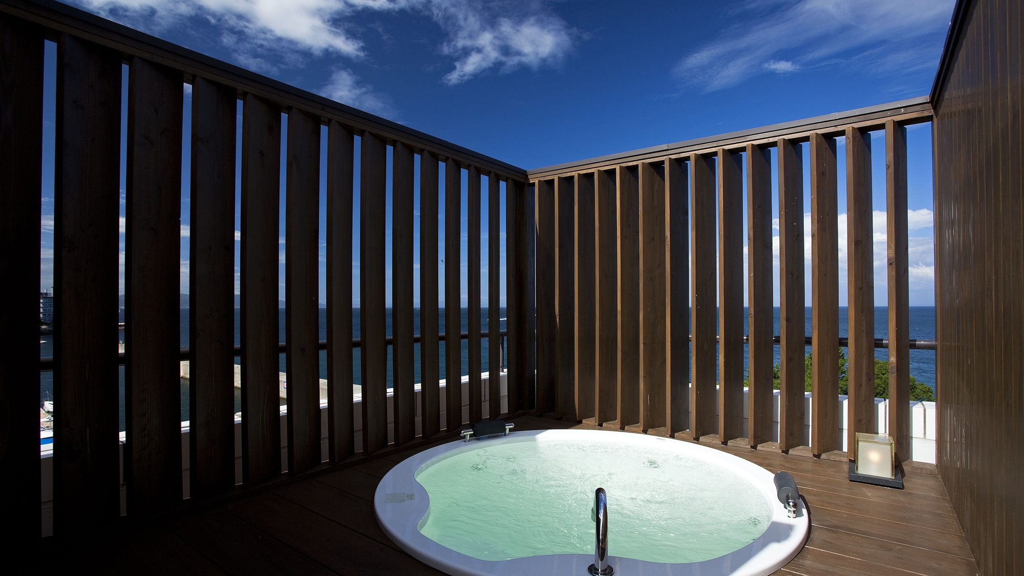 ≪Ocean spa terrace room with hot spring open-air bath≫ Guest room with jacuzzi type private open-air bath