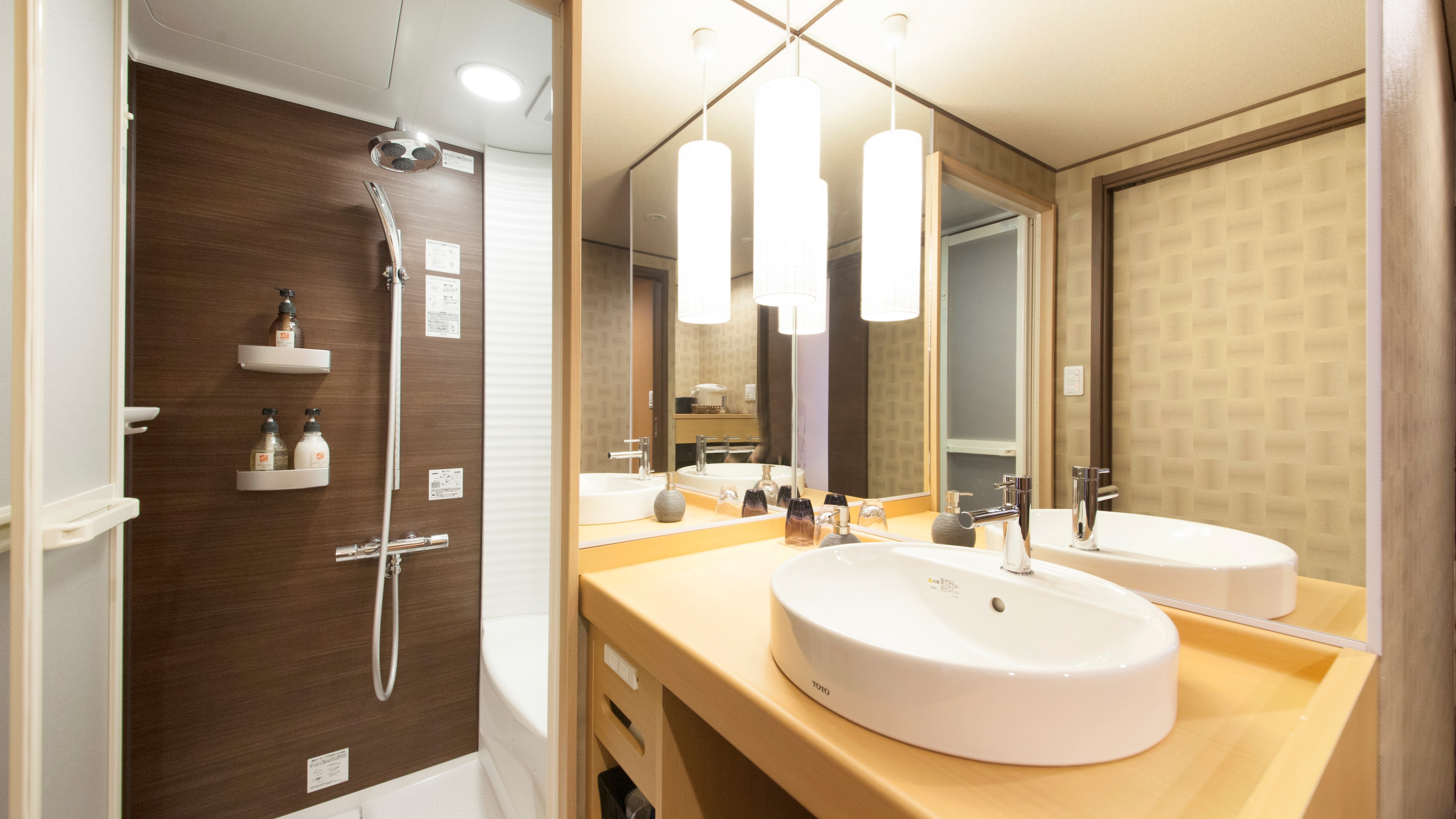 <Sun ~ NICHI ~> Japanese and Western room twin semi-double + shower room