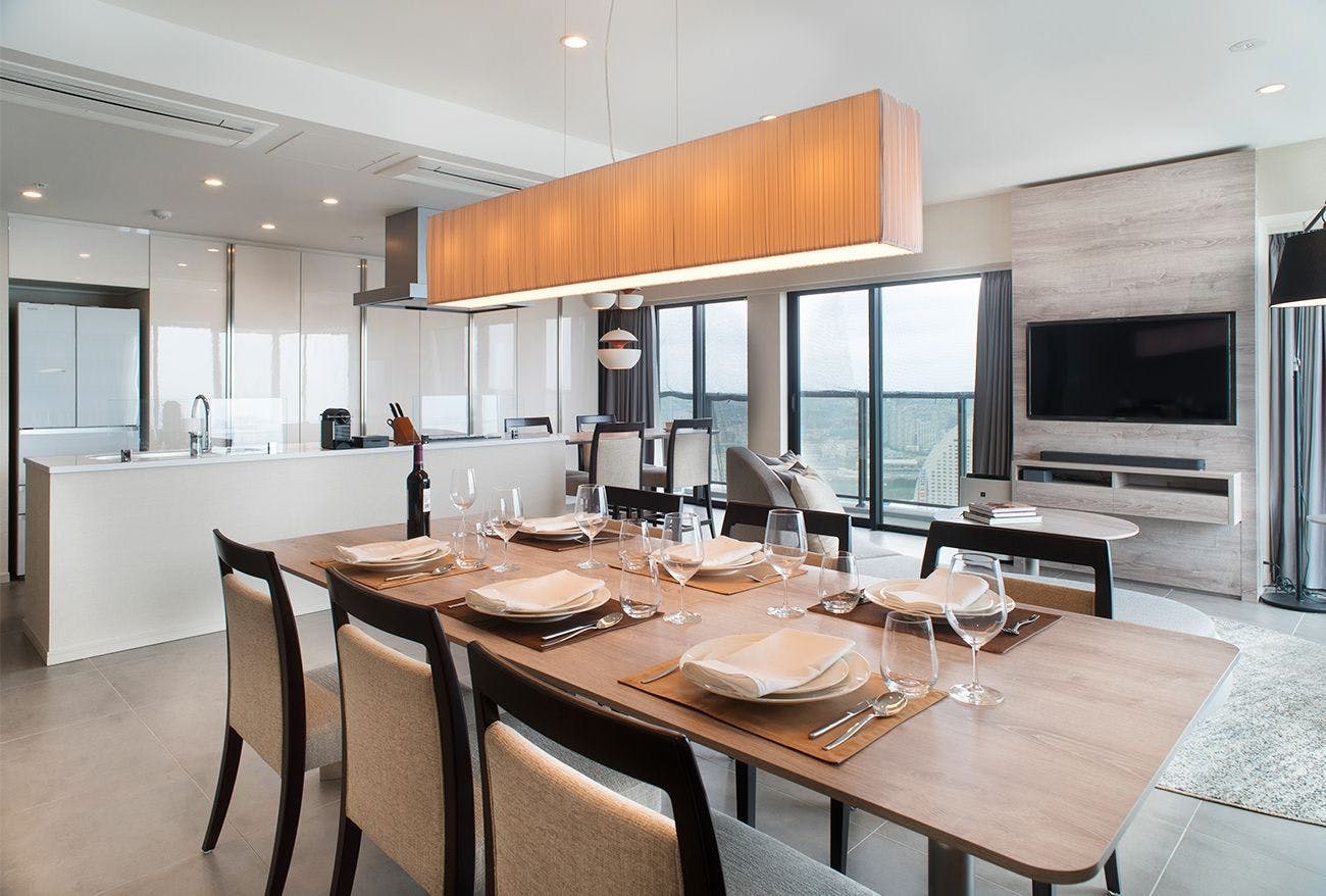 3 bedroom corner suite