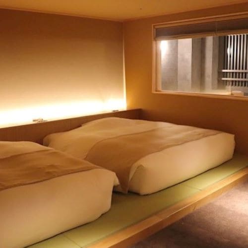 [Japanese-style bedroom with panoramic bath (75 square meters)]