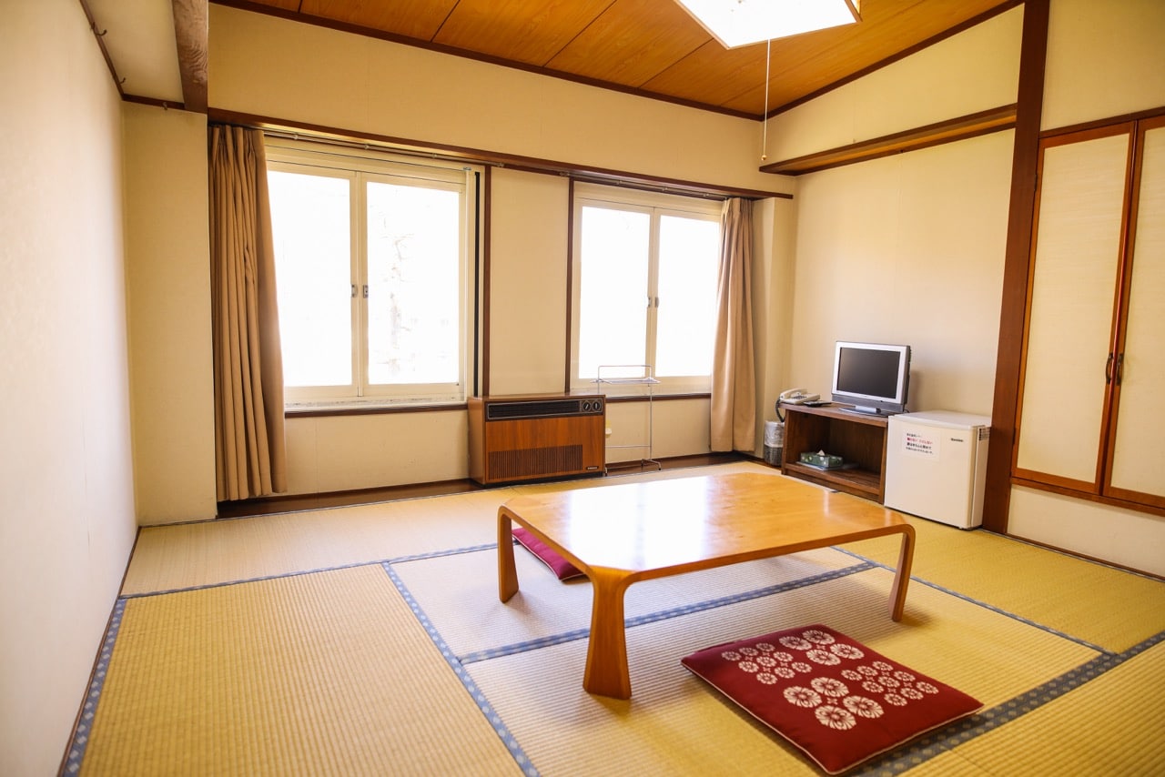 Old building Japanese-style room, 8 tatami mats