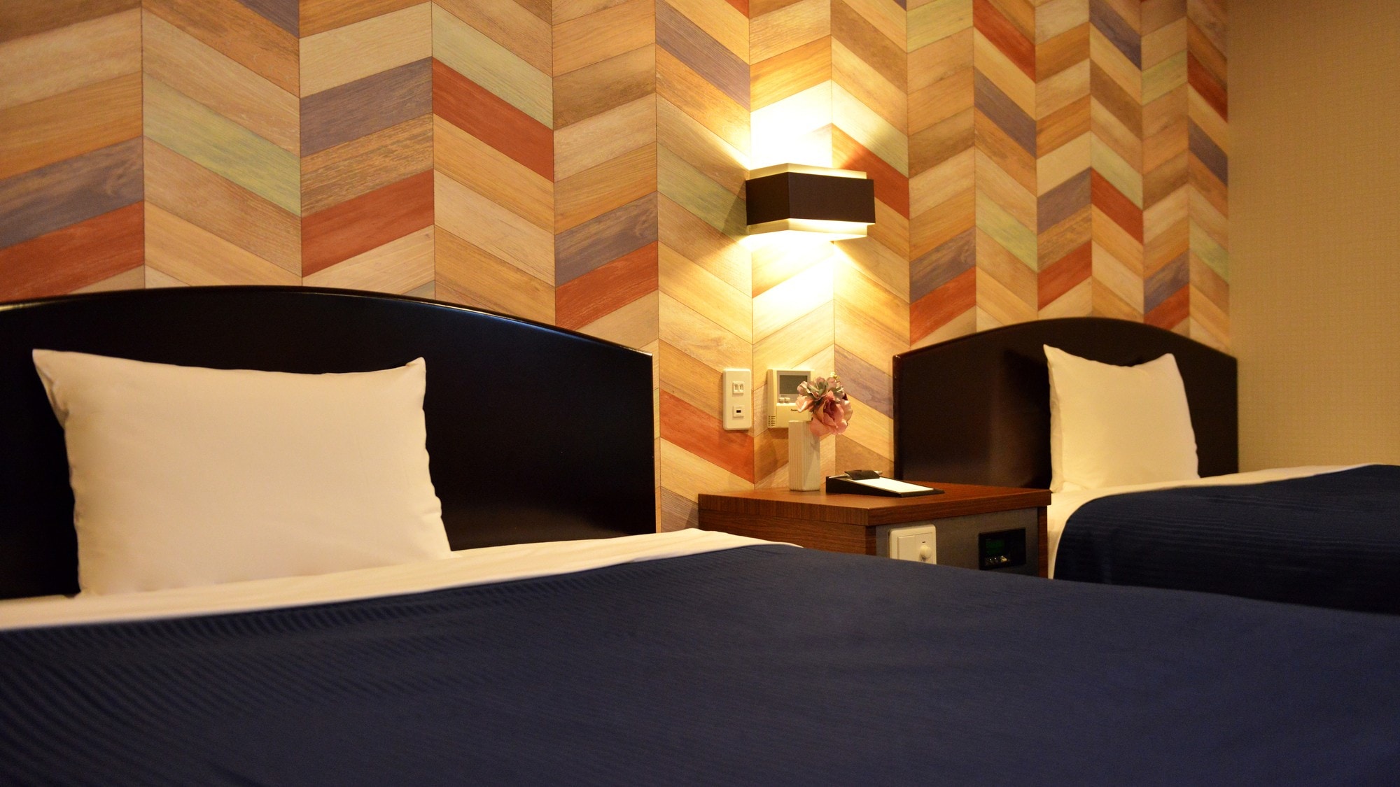 <Guest room image>