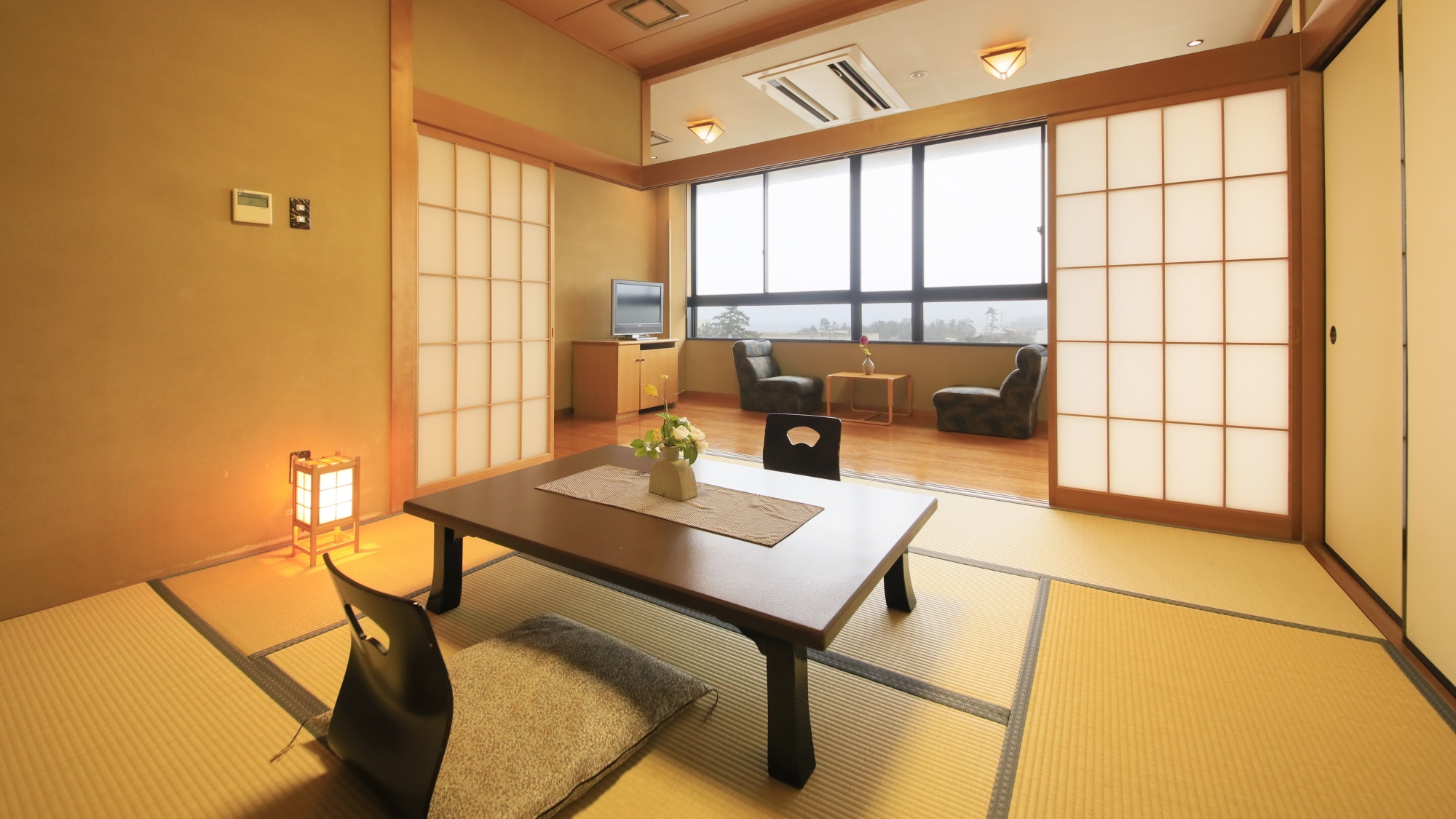Standard Japanese-style room (futon type) *Example