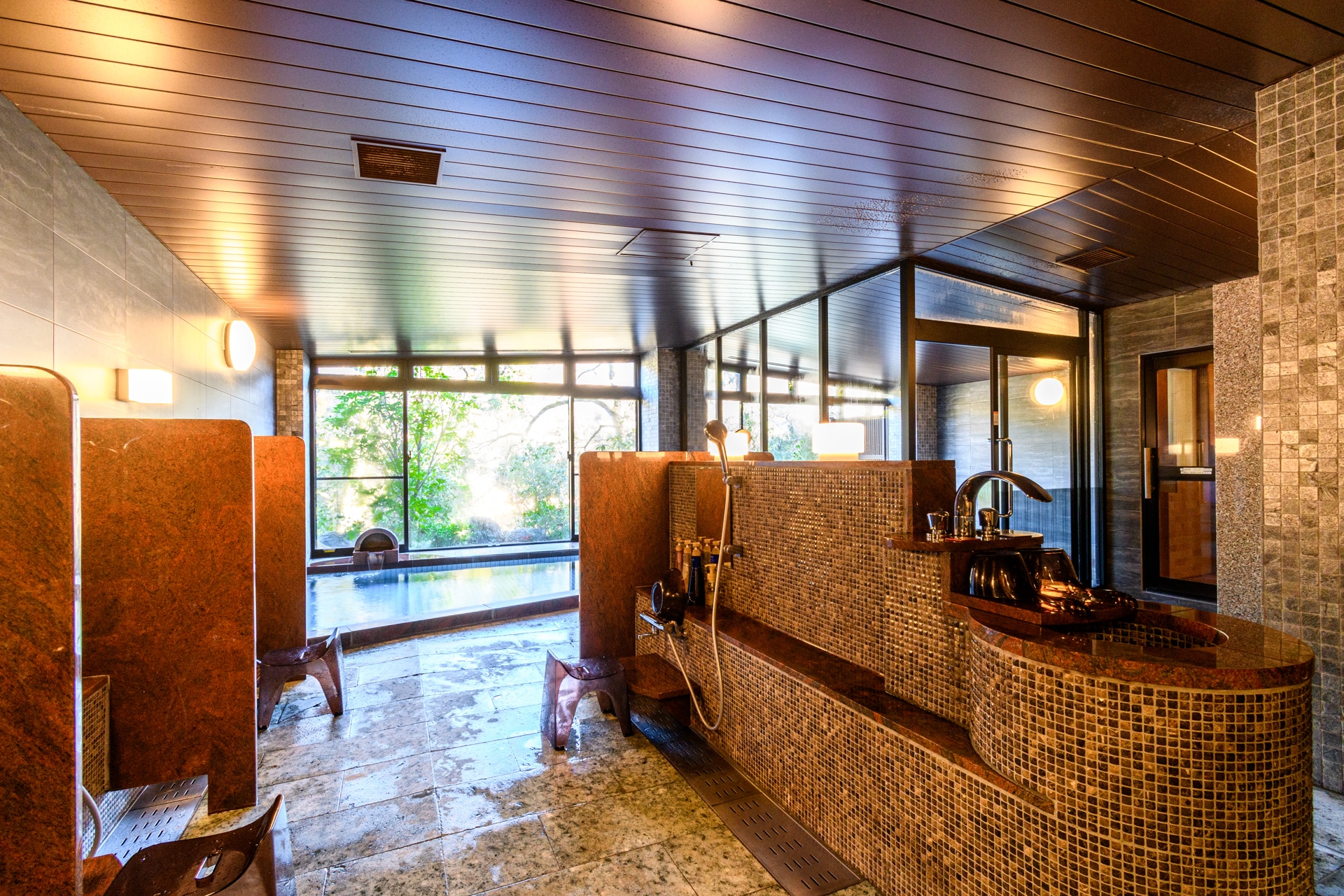 Large communal bath, indoor bath