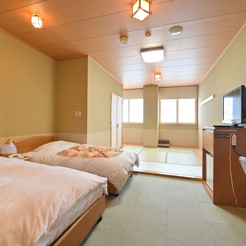 An example of a Japanese-Western style twin room