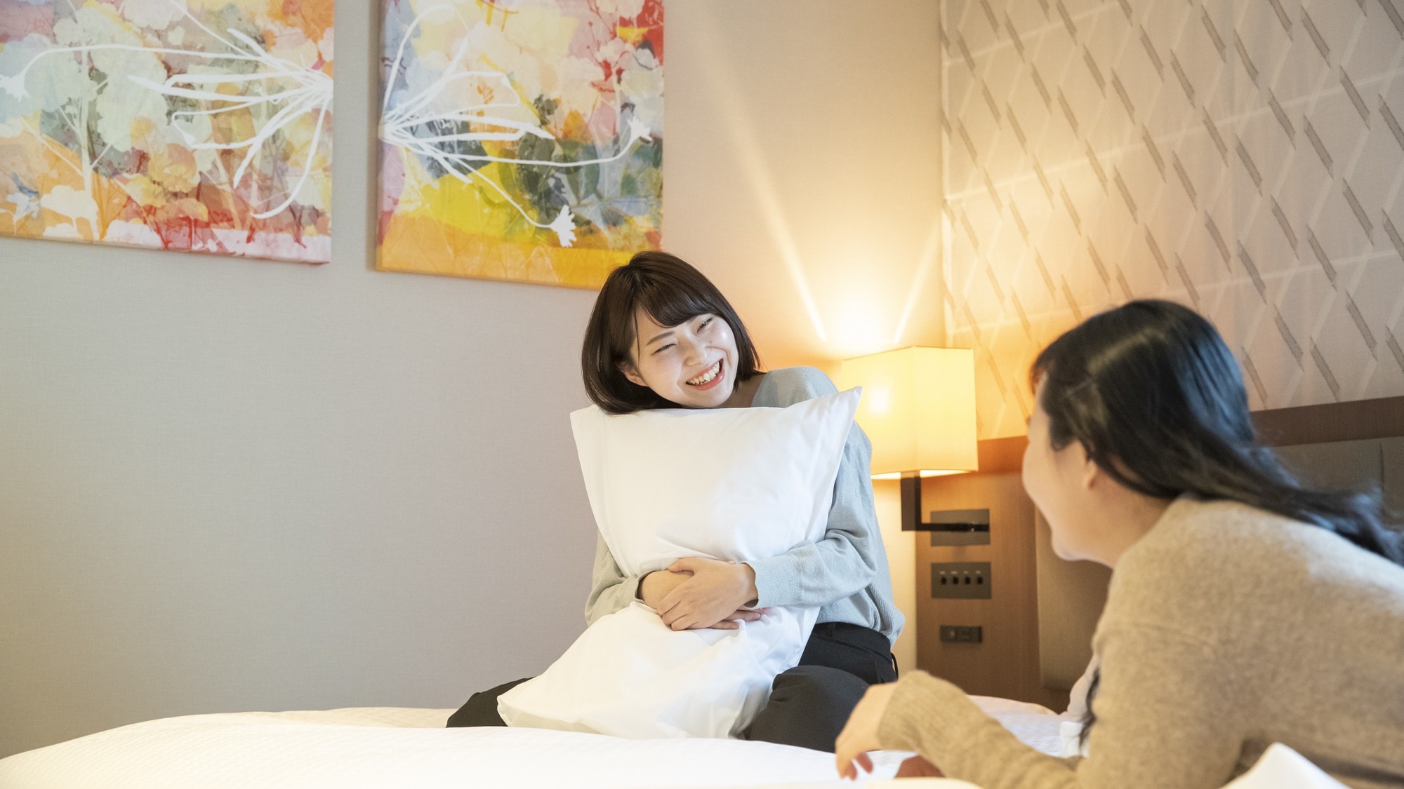 5 minutes walk from Yabacho station, 7 minutes walk from Sakae station. It is convenient not only for business but also for sightseeing and shopping.