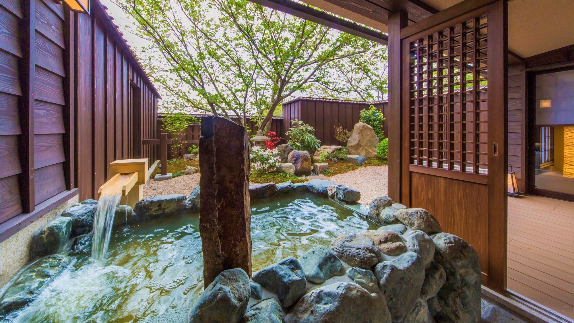 [In-room bath] Suite with natural hot spring open-air bath (example)
