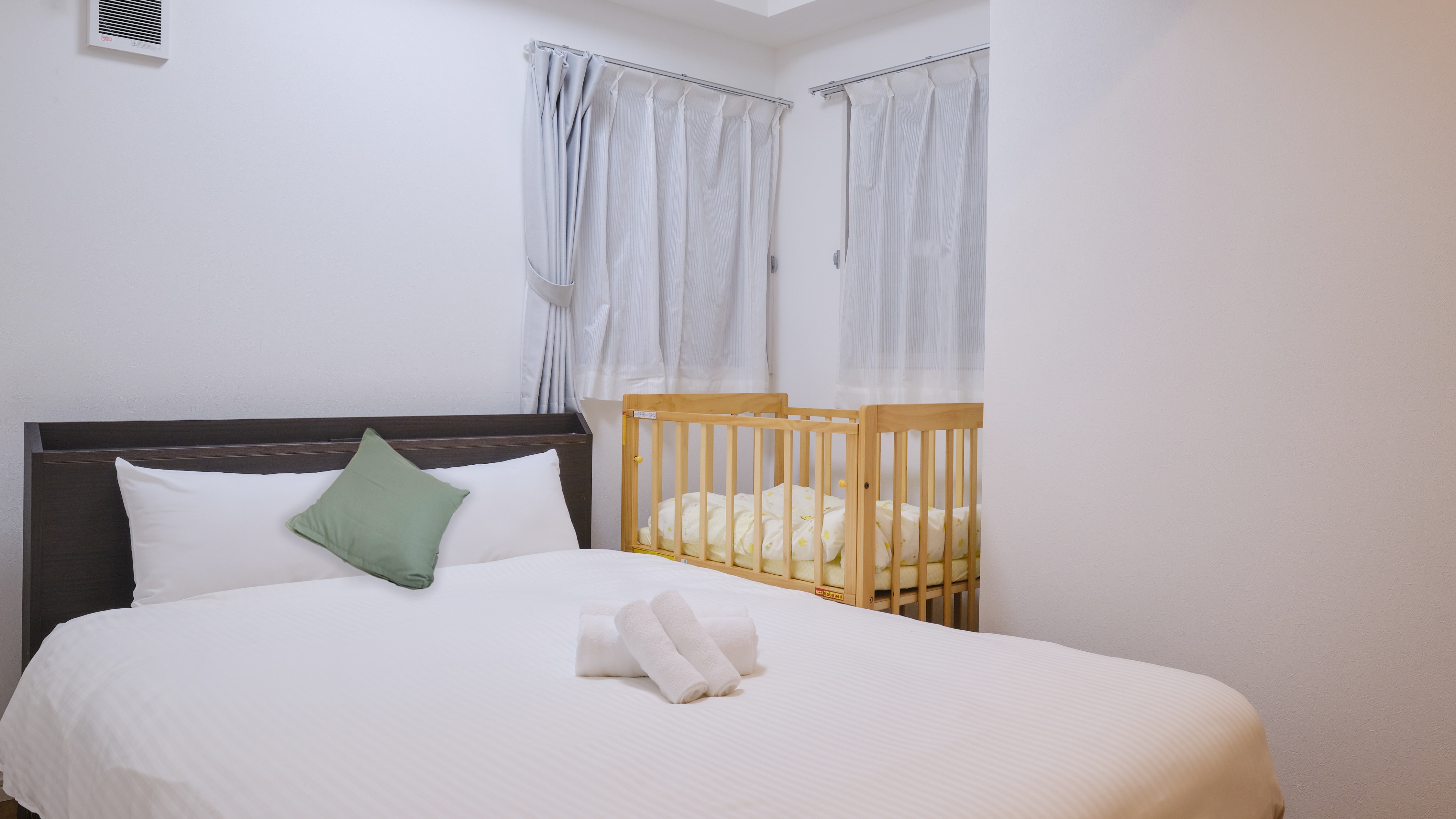 2 double bedrooms: Room 1 Bedroom