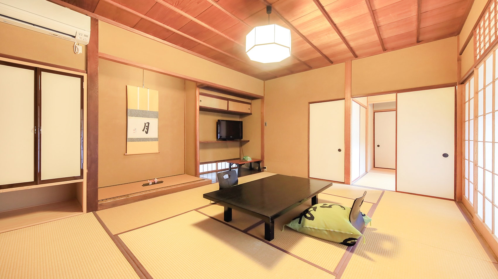 Registered Cultural Property Ayame Building Standard Guest Room