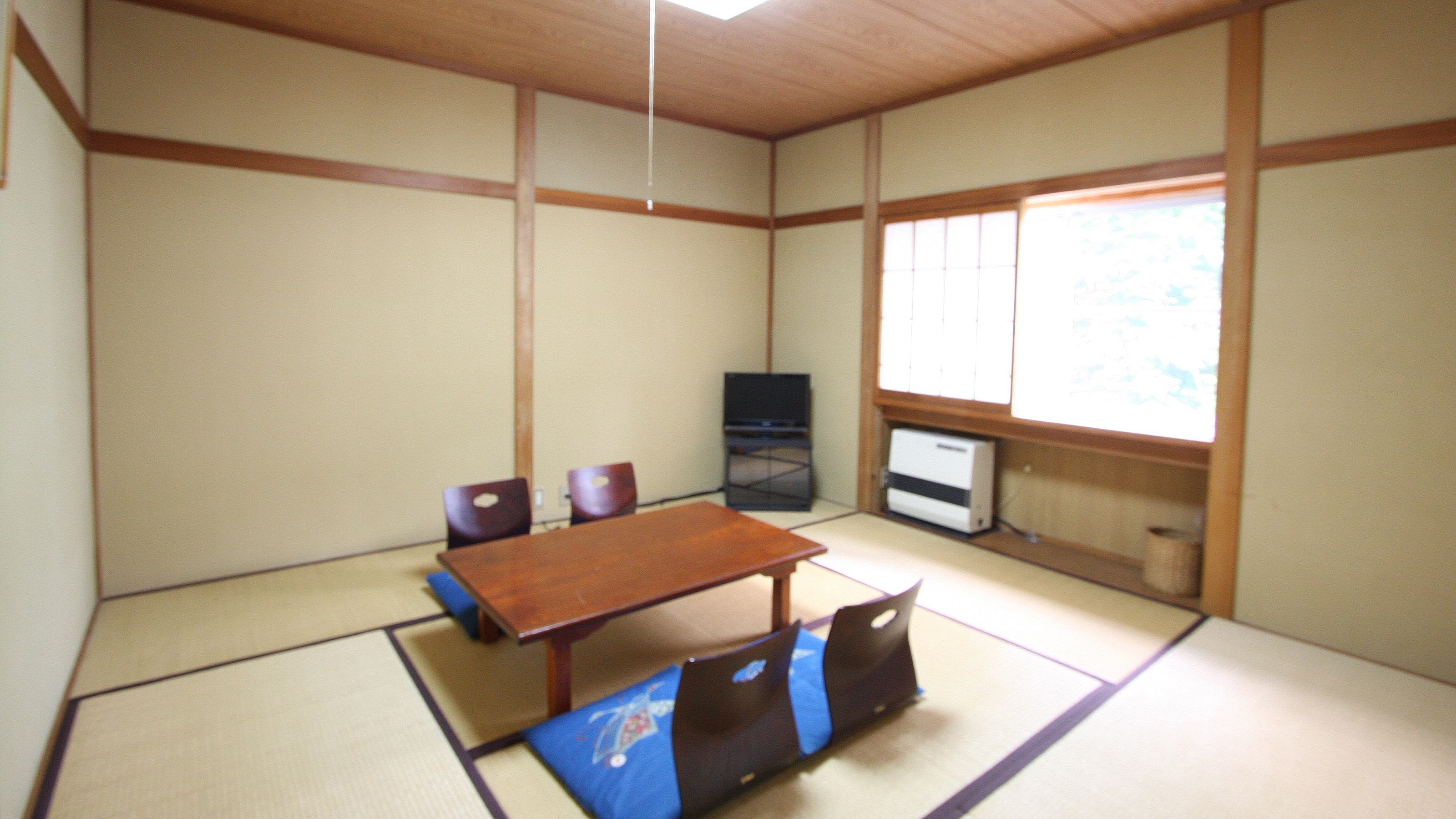 There are also Japanese-style rooms.
