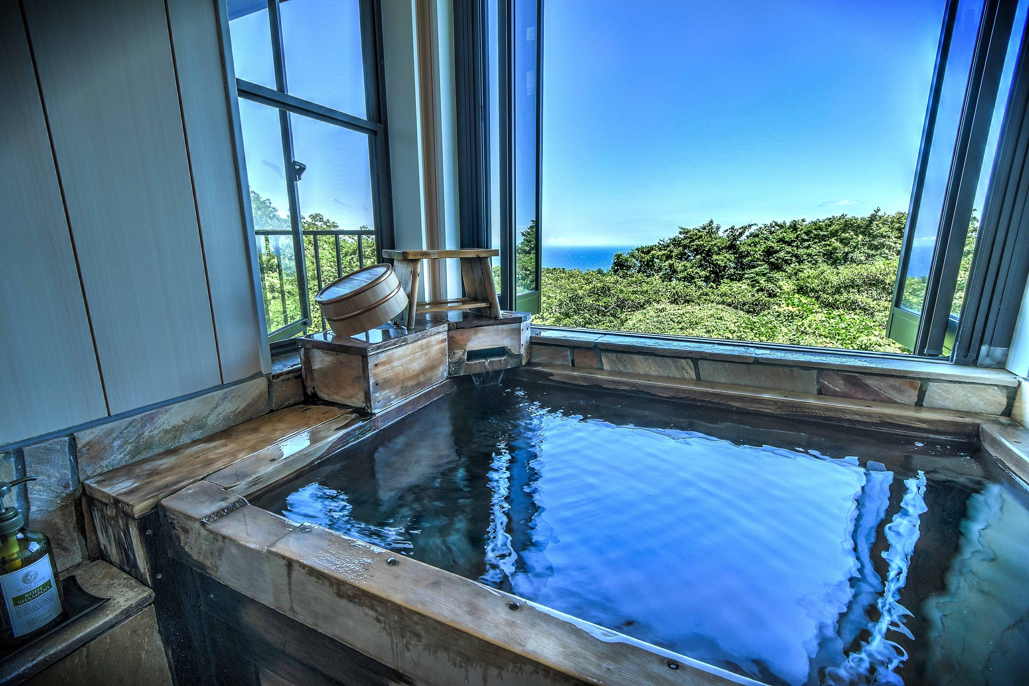 [Wind] Spend a luxurious time soaking in the majestic view of nature