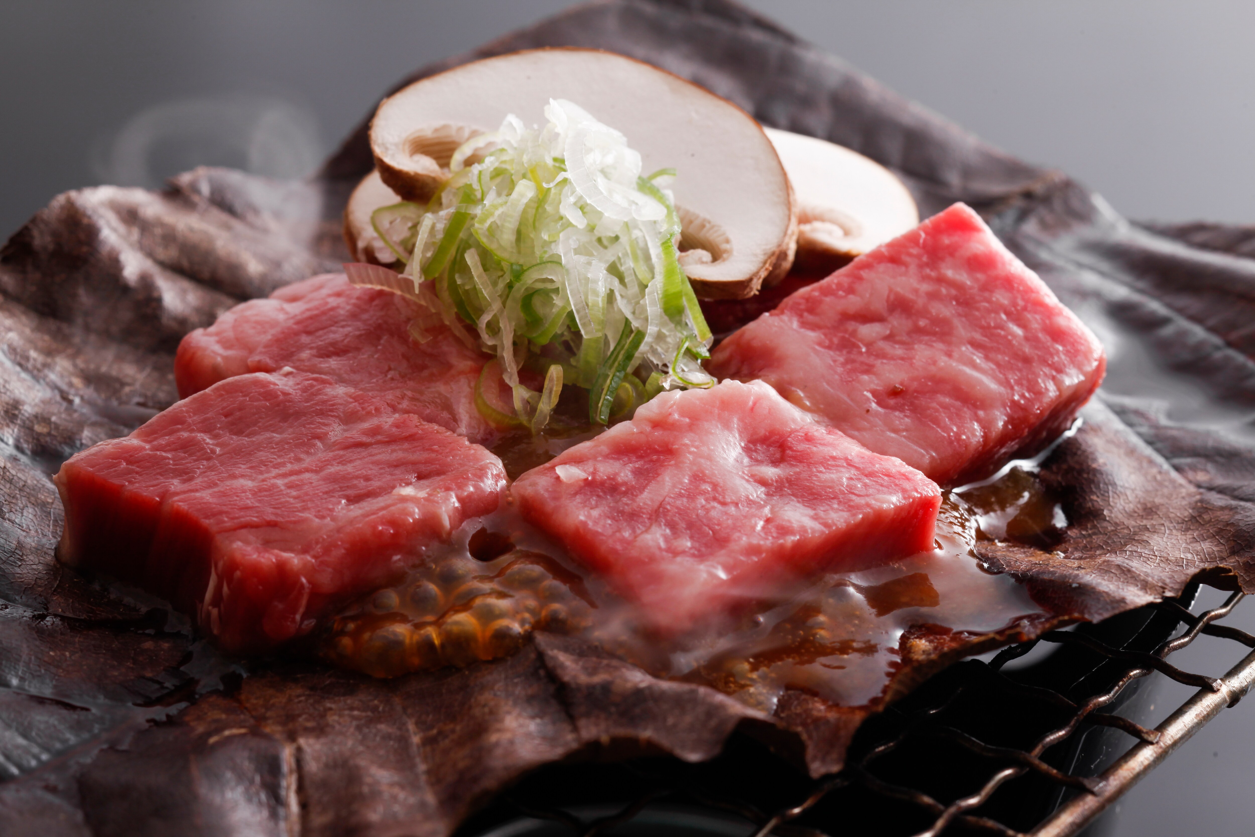 Grilled Tajima beef with hoba leaves *The photo is for illustrative purposes only
