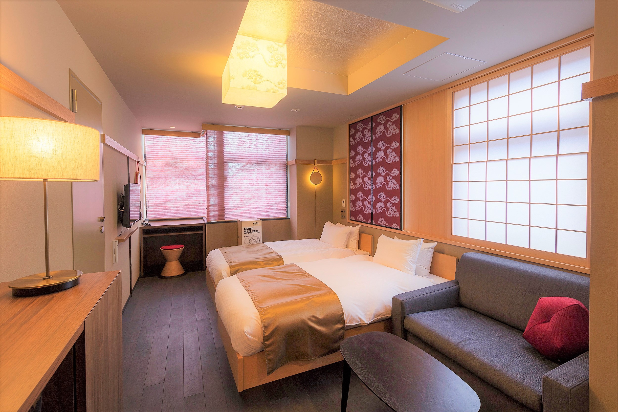 Twin room with sofa