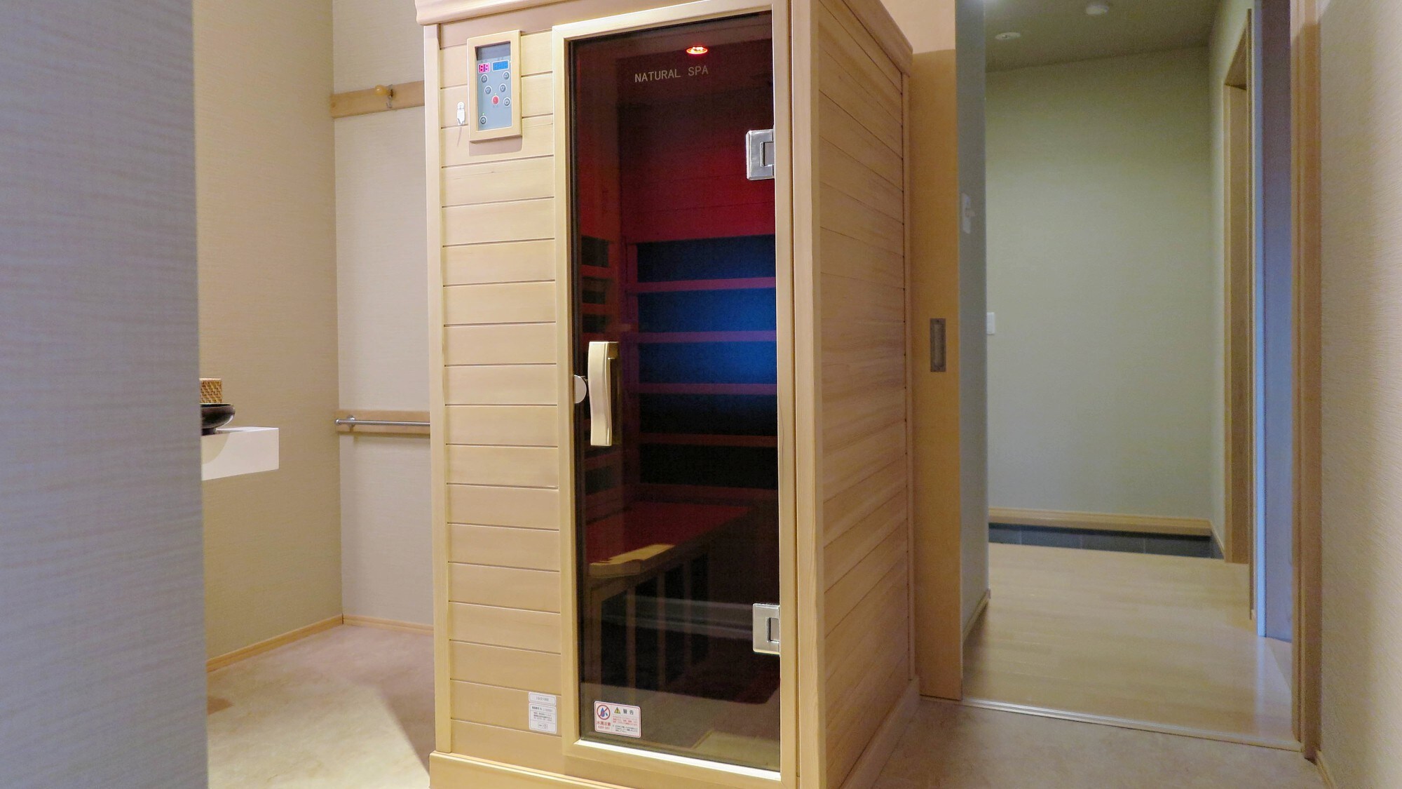 ■Far-infrared relaxation sauna for 1 person/low-temperature sauna installed in Saburo-no-Iori guest rooms! *1-person and 2-person rooms cannot be selected.
