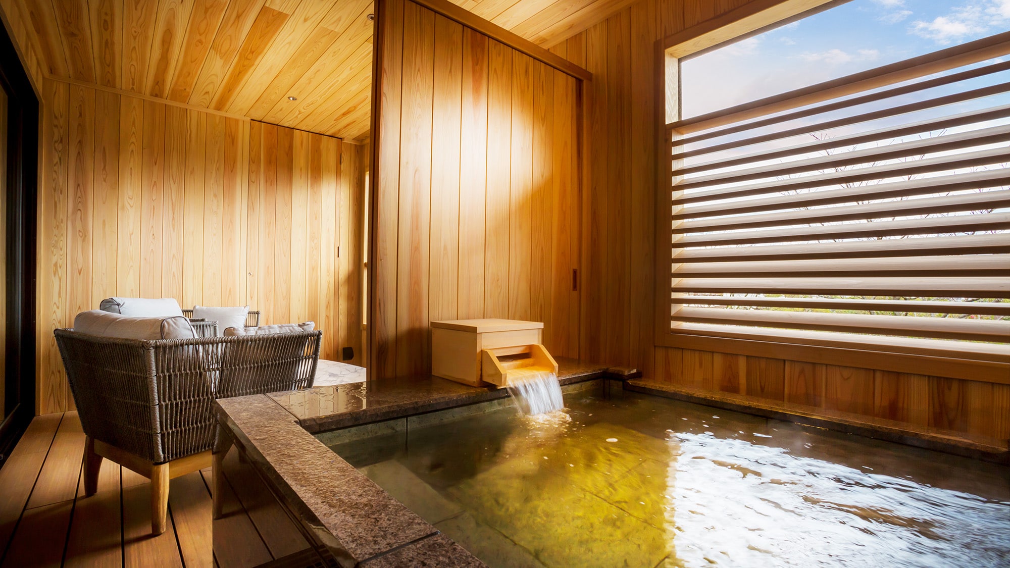 [Sansuikaku/Japanese-Western style room E with private open-air bath] Enjoy your own hot spring in your room