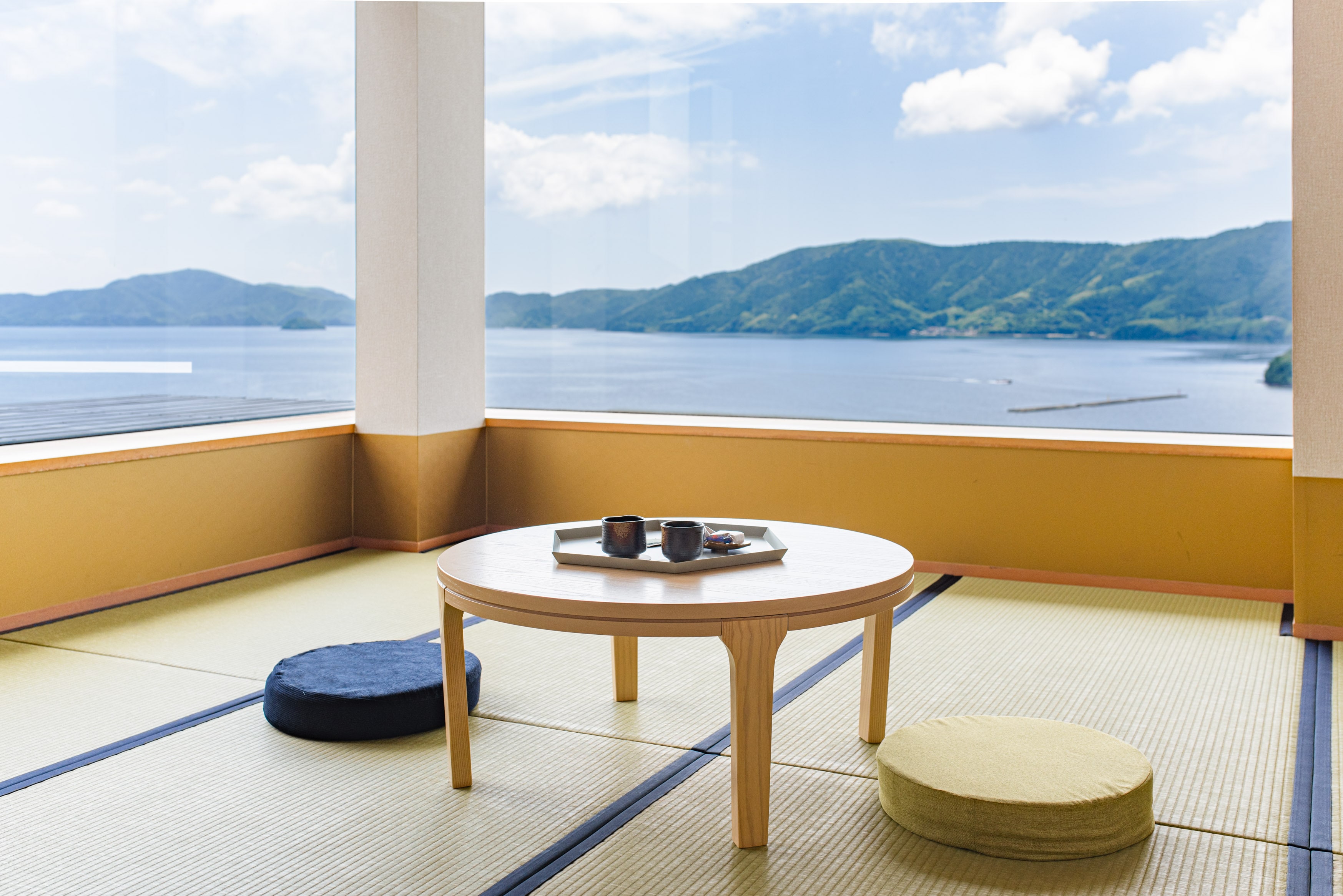 Panoramic ocean view Japanese style room