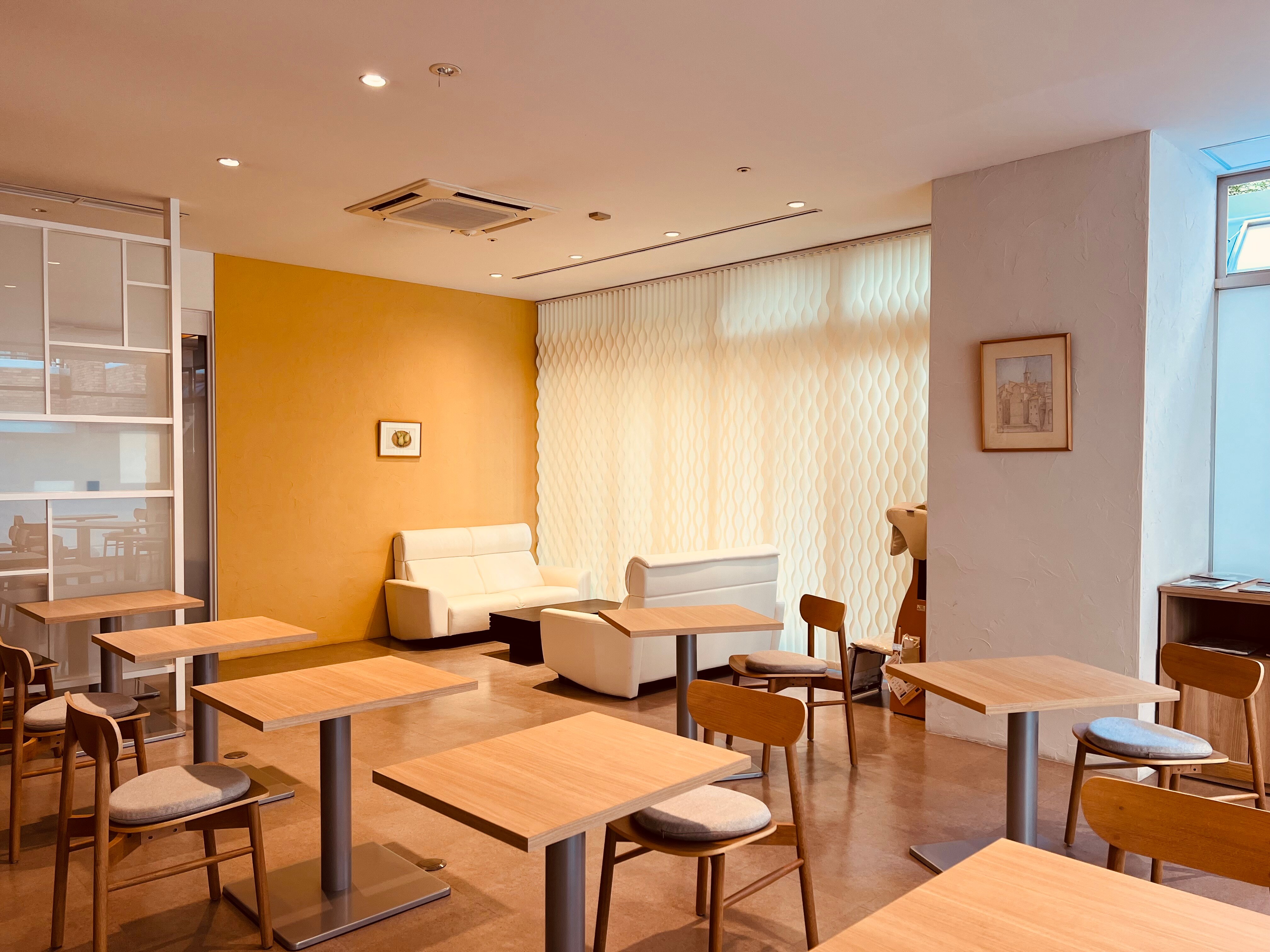 ■ Cafe Lounge ■