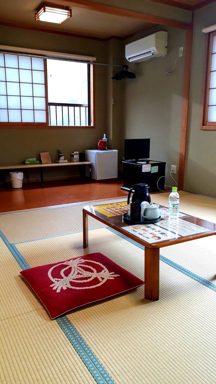 【2楼】住宿室、日式房间8张榻榻米+板玉3张榻榻米