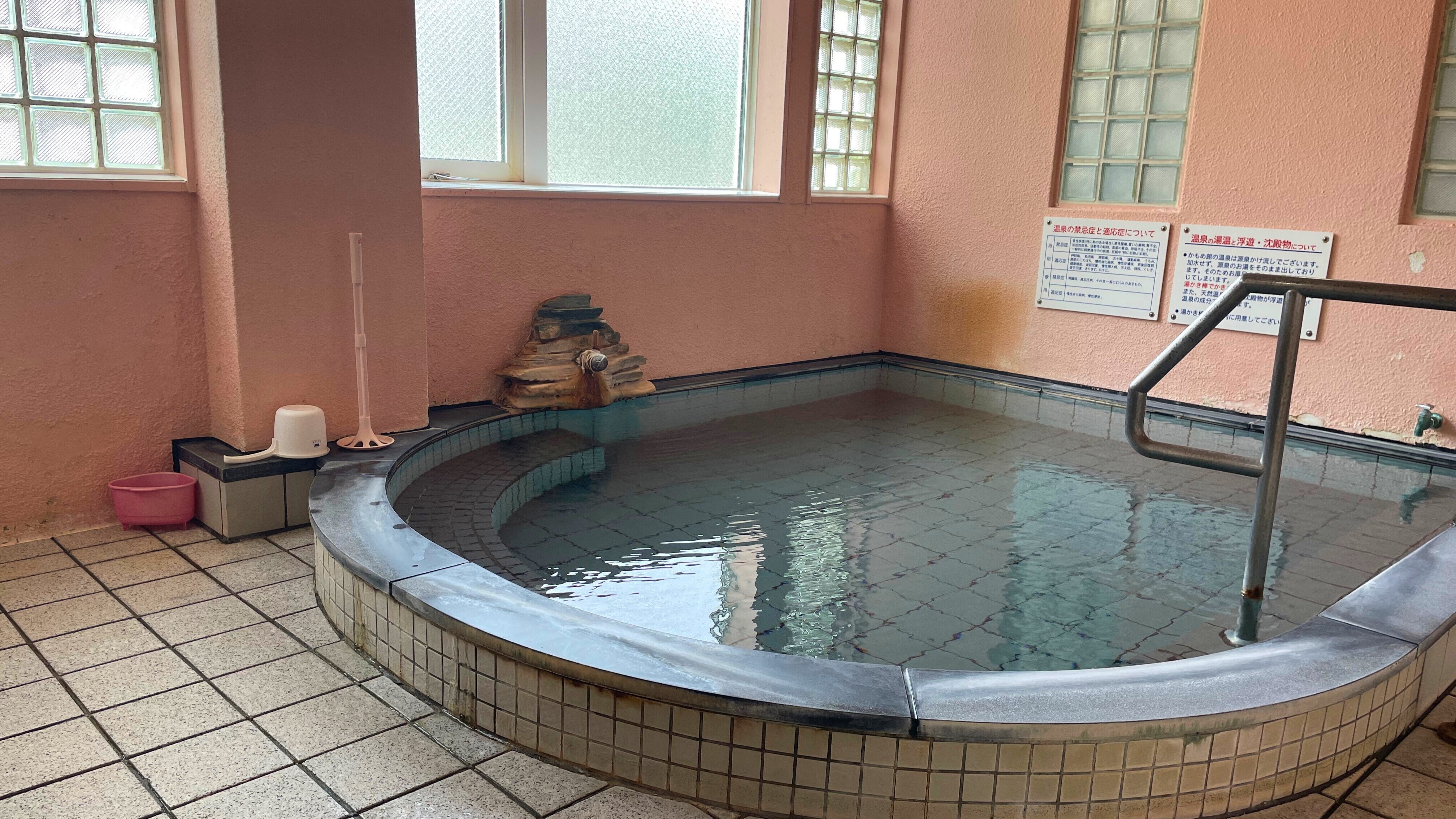 ◆Kamomeyu: Pemandian air panas yang mengalir bebas (khusus wanita)