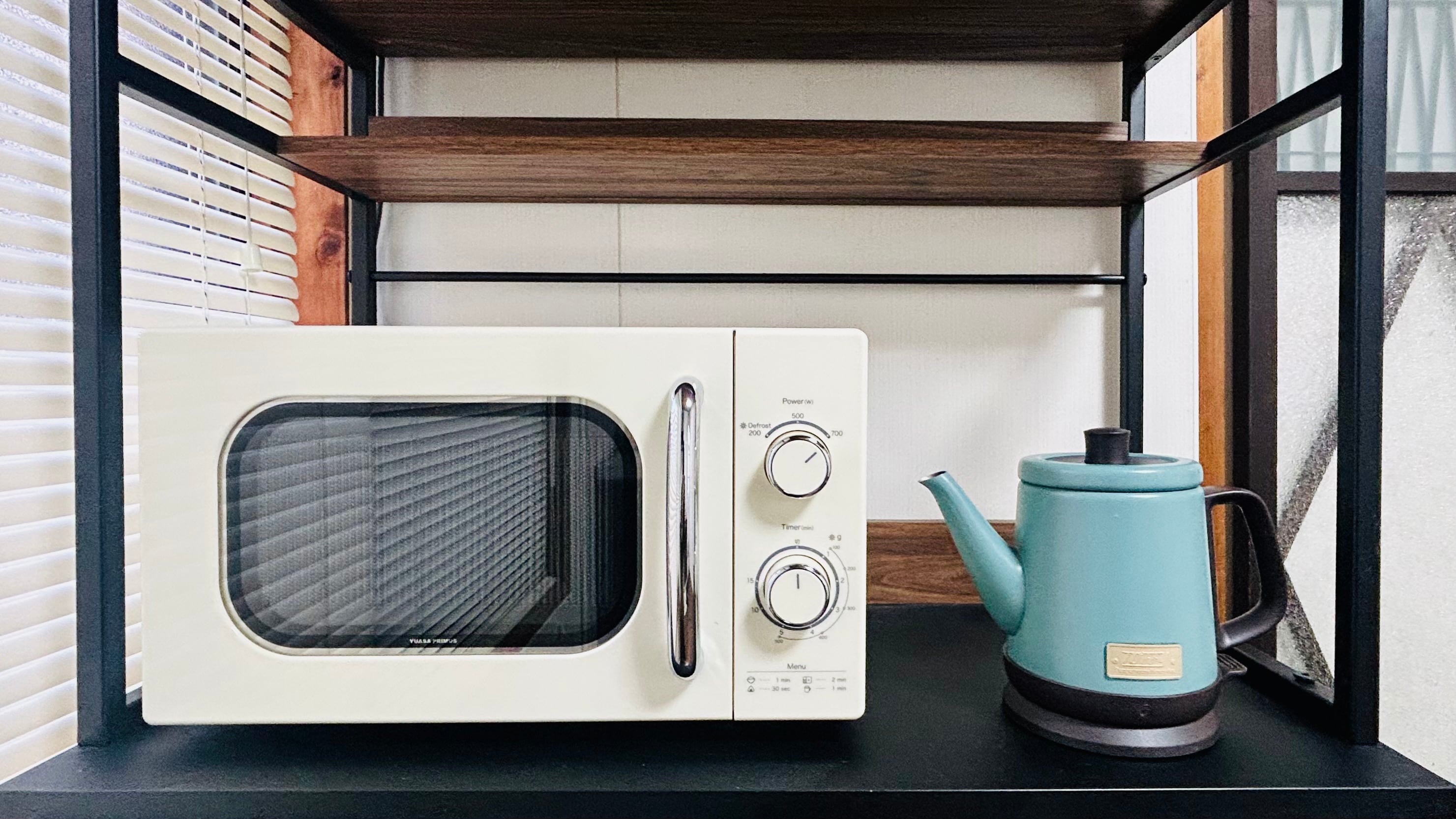 [1st floor (shared space)] Microwave and electric kettle