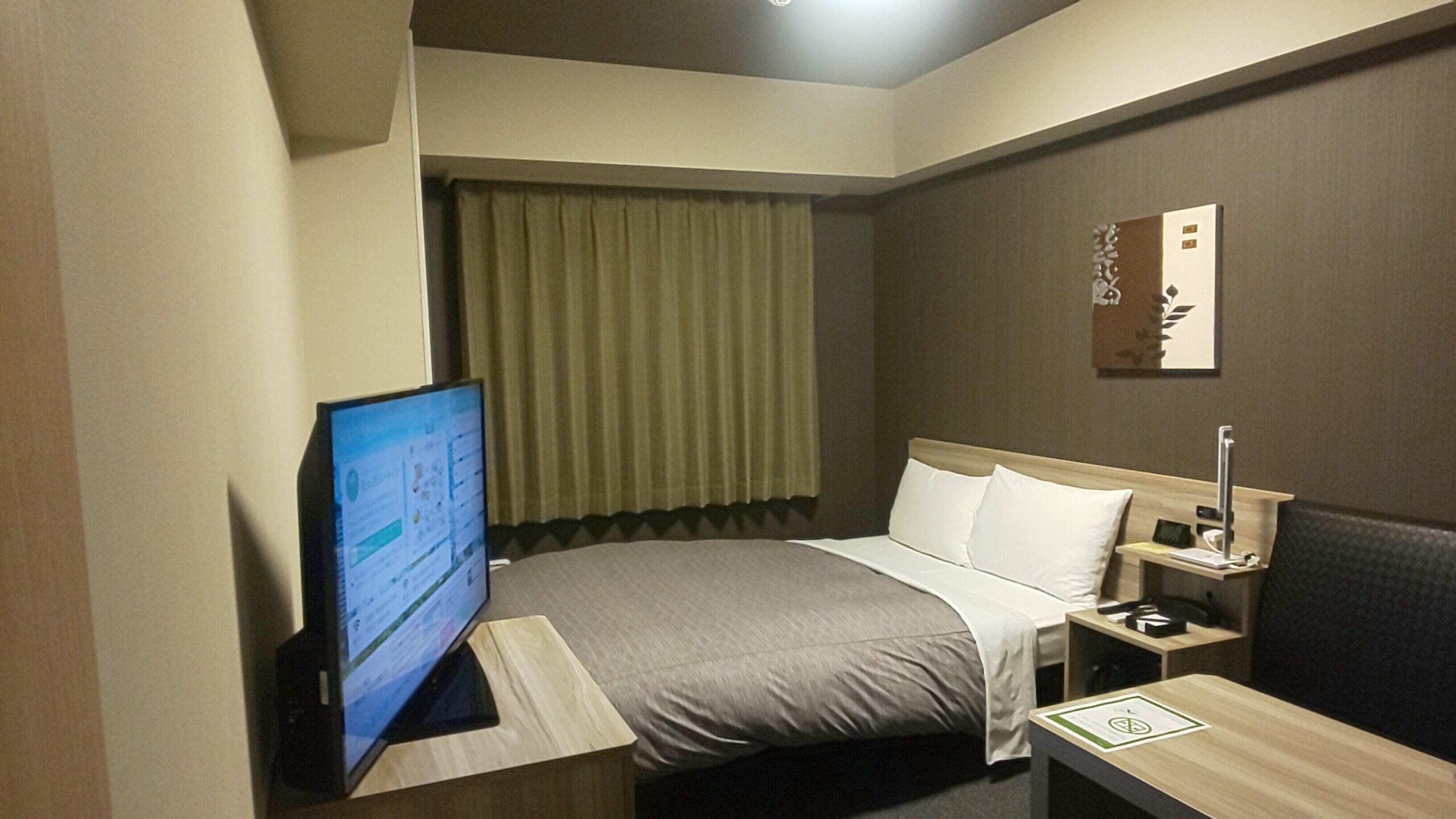 [Semi-double room] Bed width 140 cm
