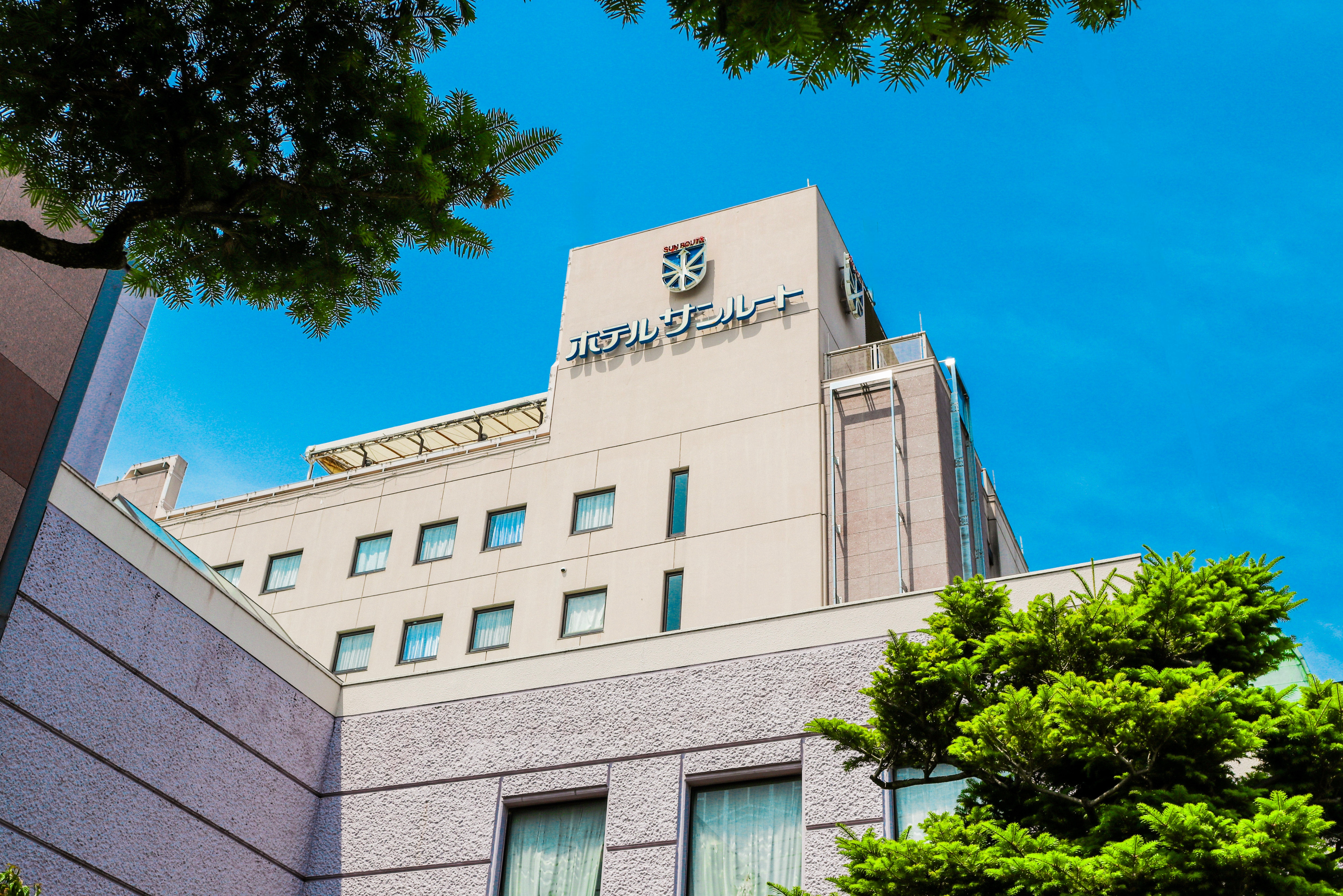 Hotel exterior ①
