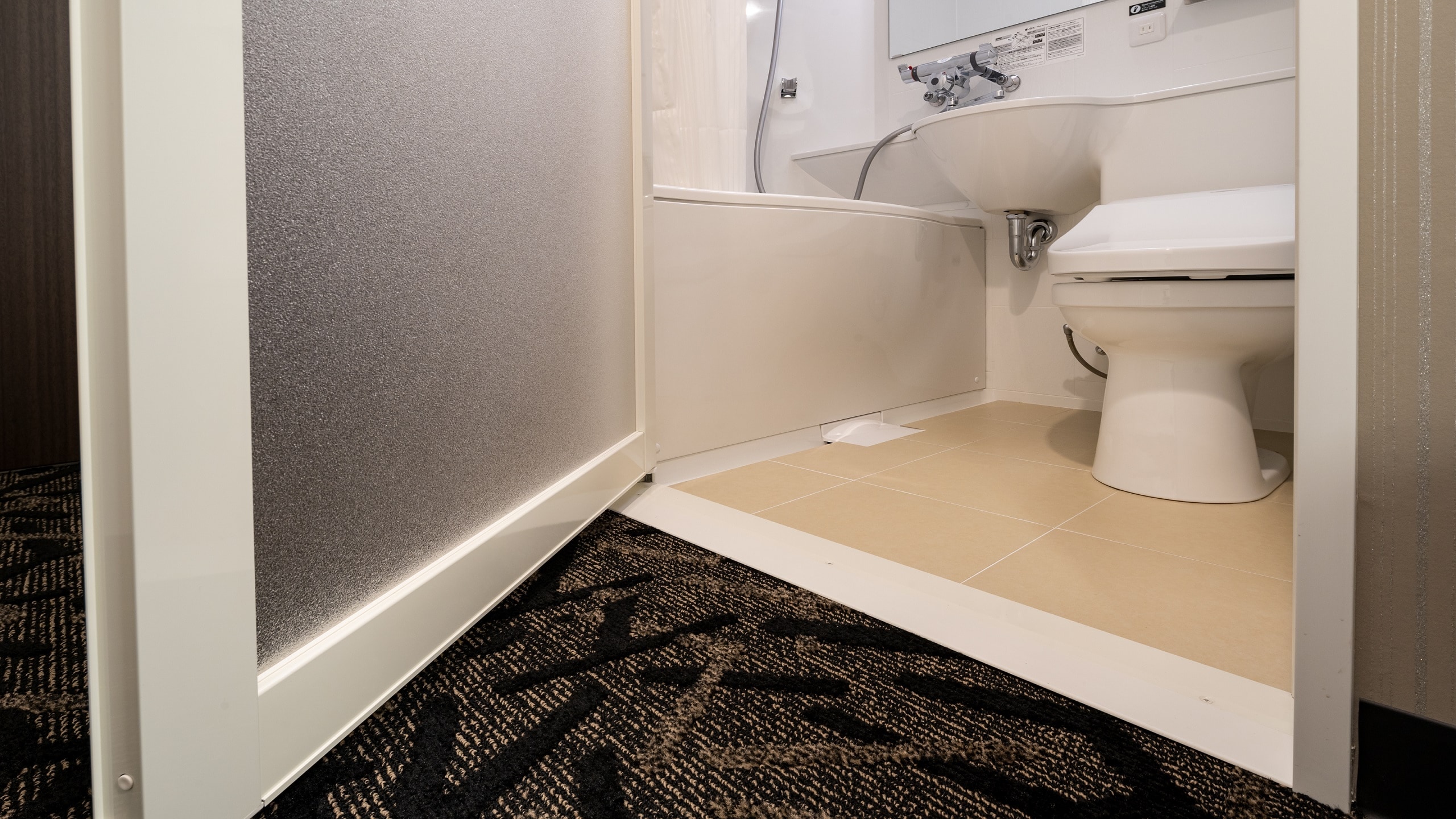 ■ Barrier-free access (unit bath entrance)