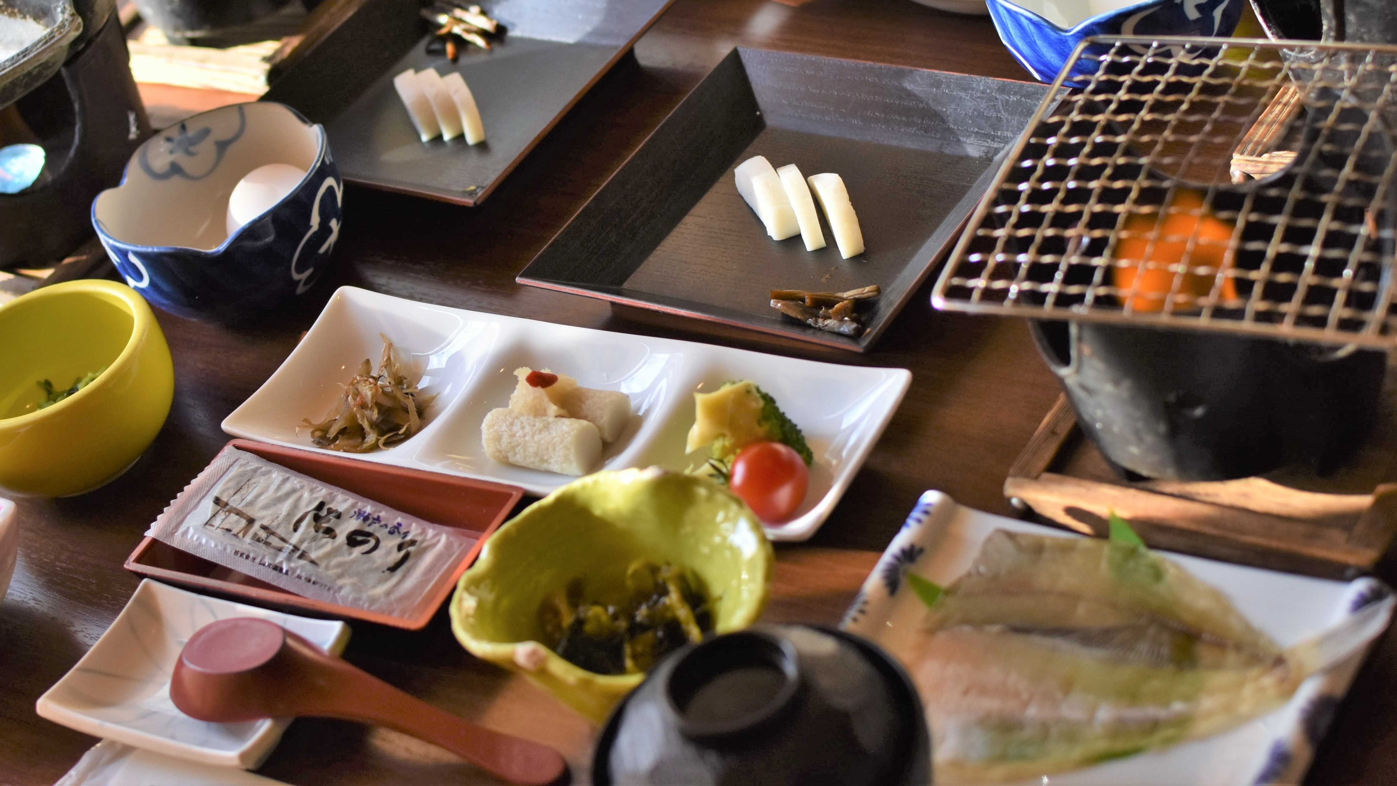 Gentle on the body ♪ Grilled fish and seasonal vegetables with delicious rice ♪ (The image includes some dishes for two people)