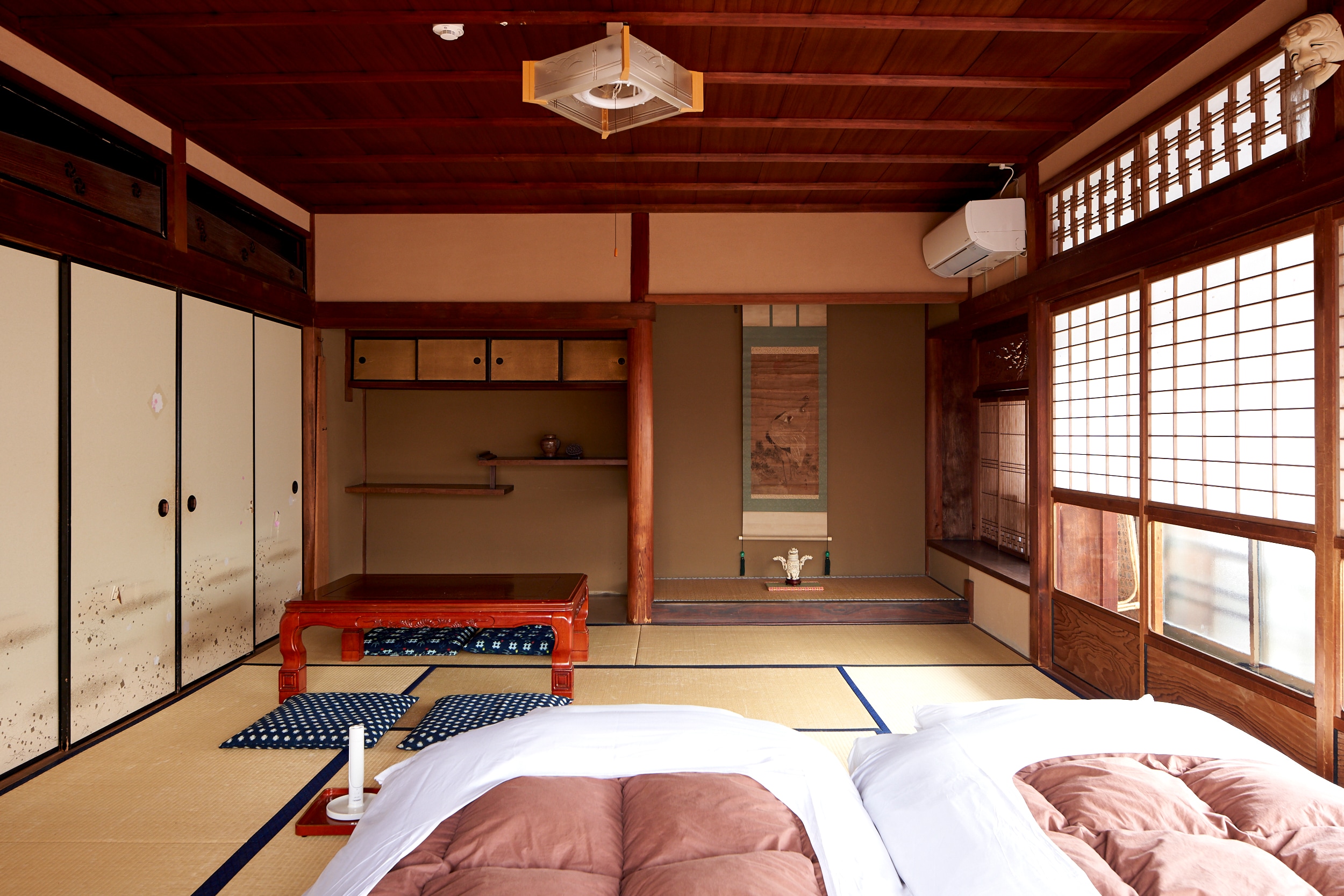 Japanese-style room