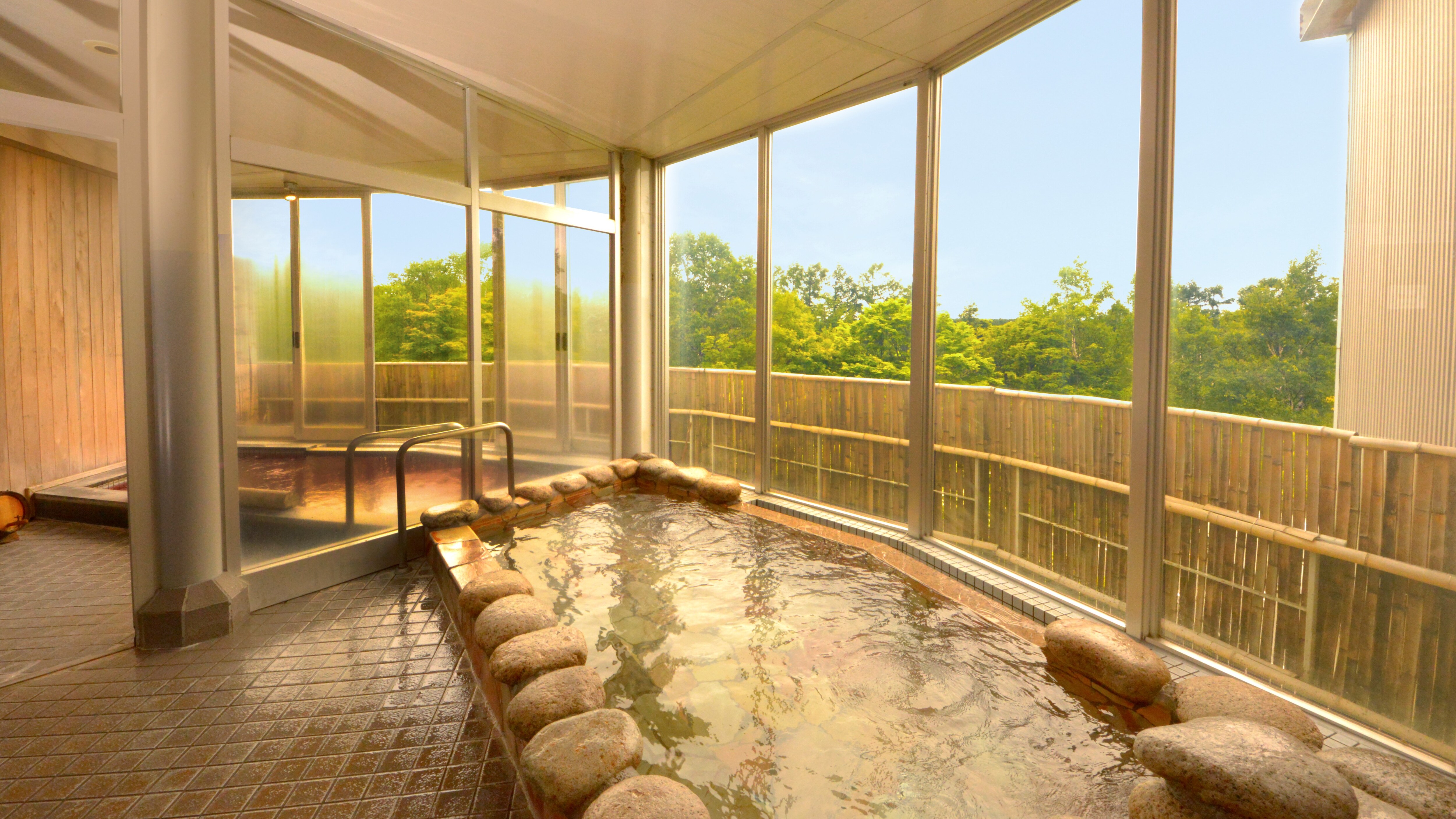 Large public bath (men's bath)