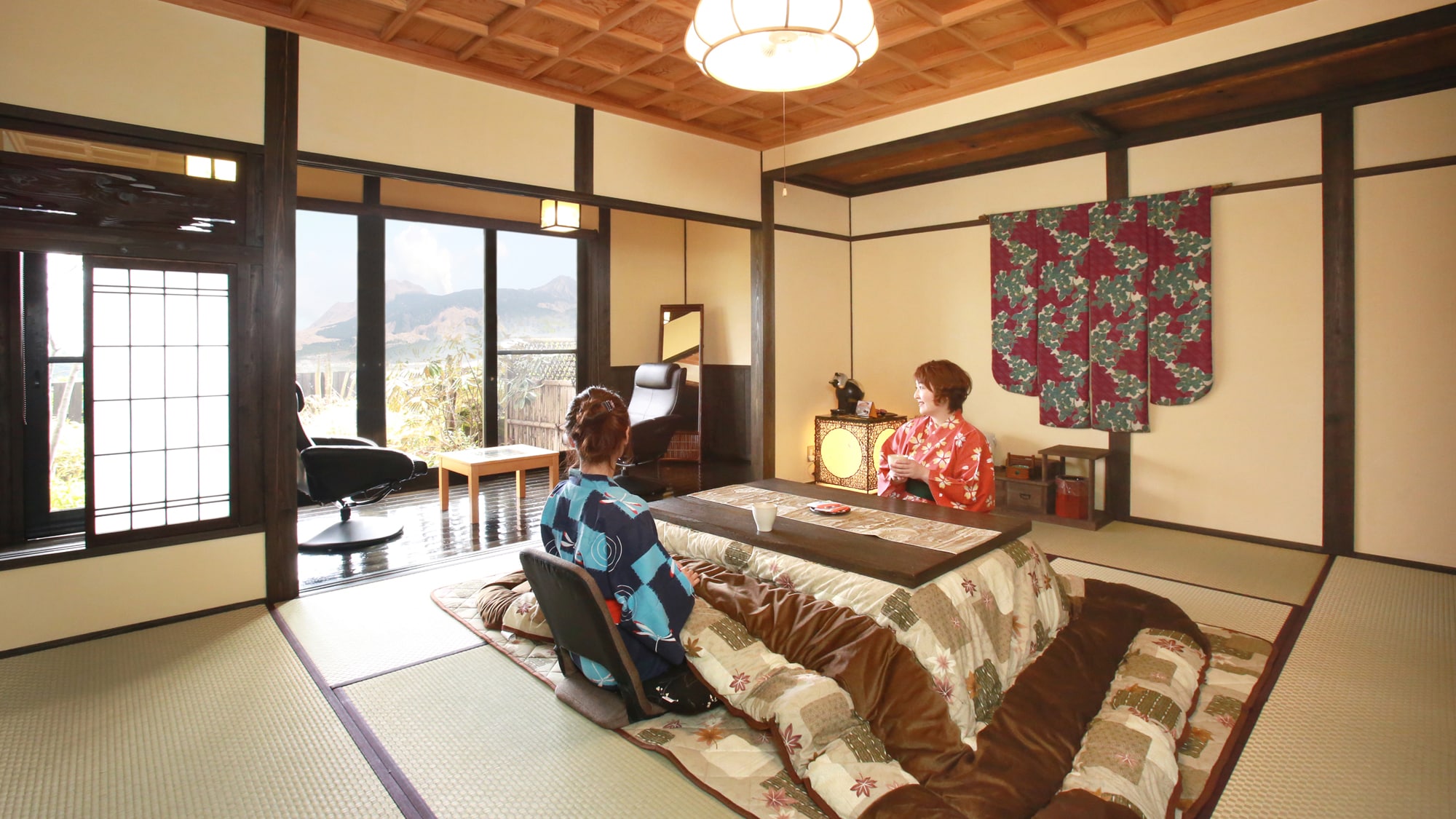 ■ (Kotatsu in winter) With indoor bath and open-air bath [Special detached room] Japanese room about 11 tatami mats + Western room about 10 tatami mats [Seiwa]