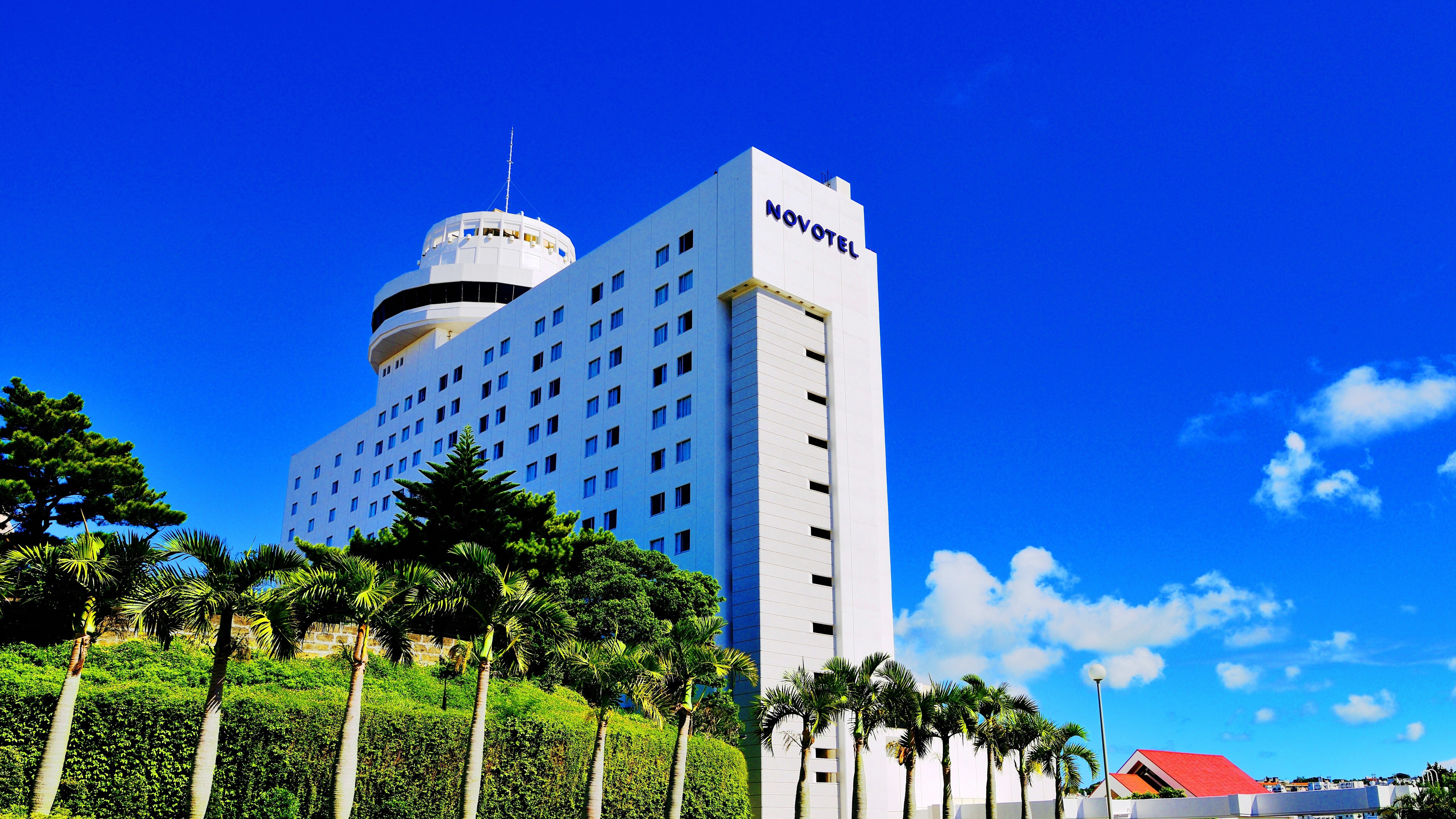 [Novotel Okinawa Naha Appearance Noon] Enjoy the elegant appearance of the ancient city of Shuri and the relaxation of the city resort.