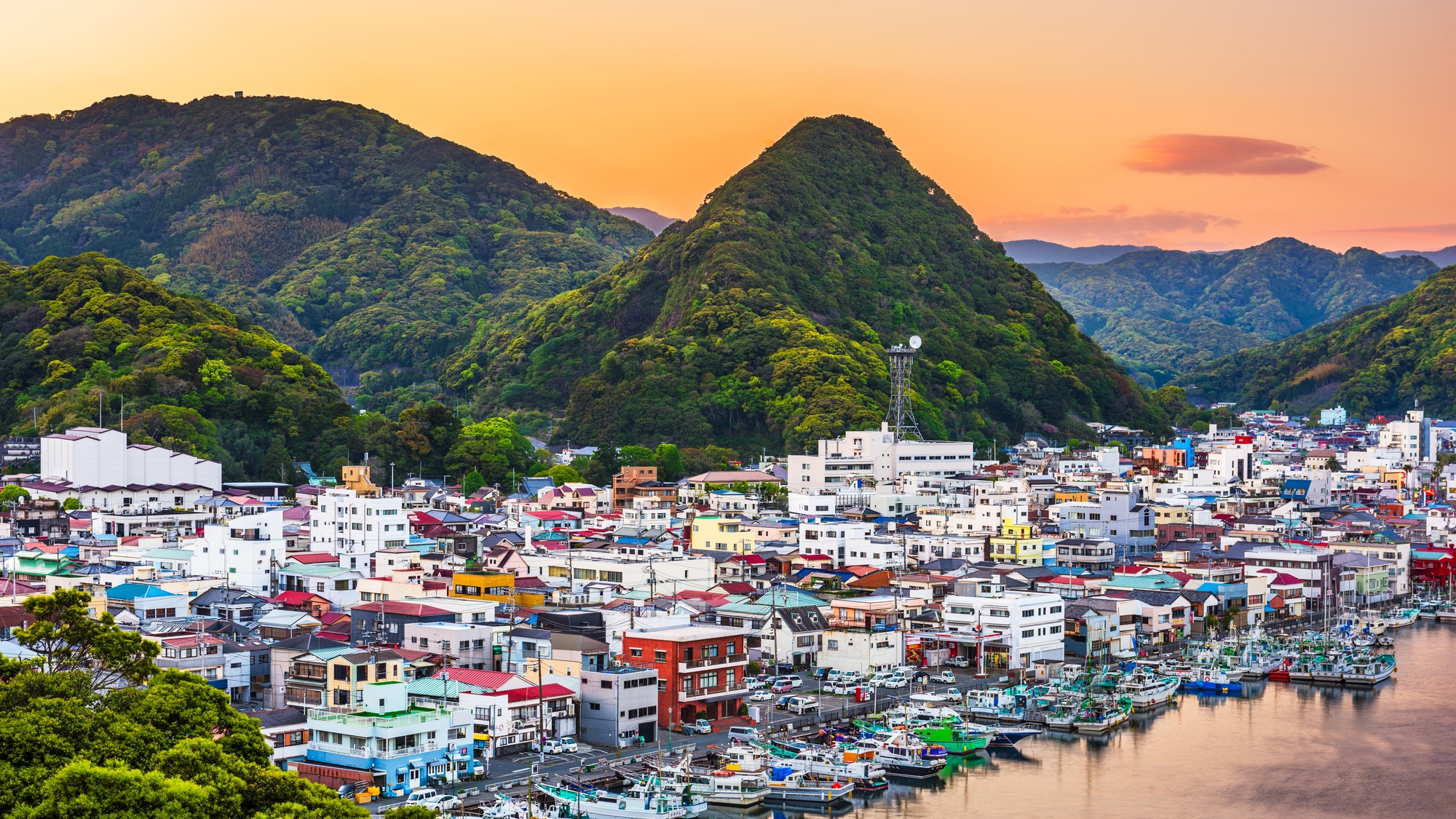 The scenery of the town of Shimoda. Beautiful at dusk