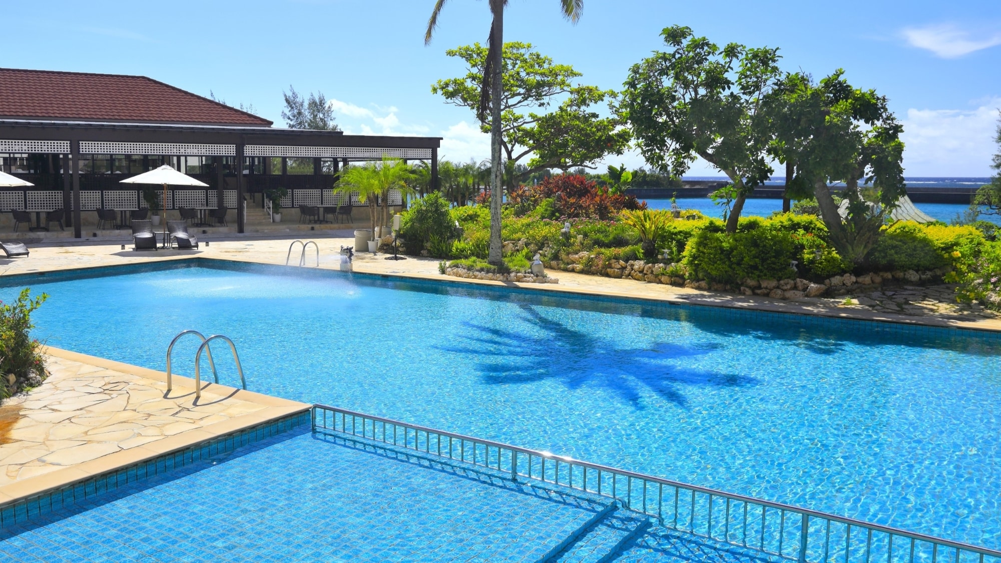 [Hotel Breeze Bay Marina / Outdoor pool] Guests staying at Wellness Villa Brissa can also use