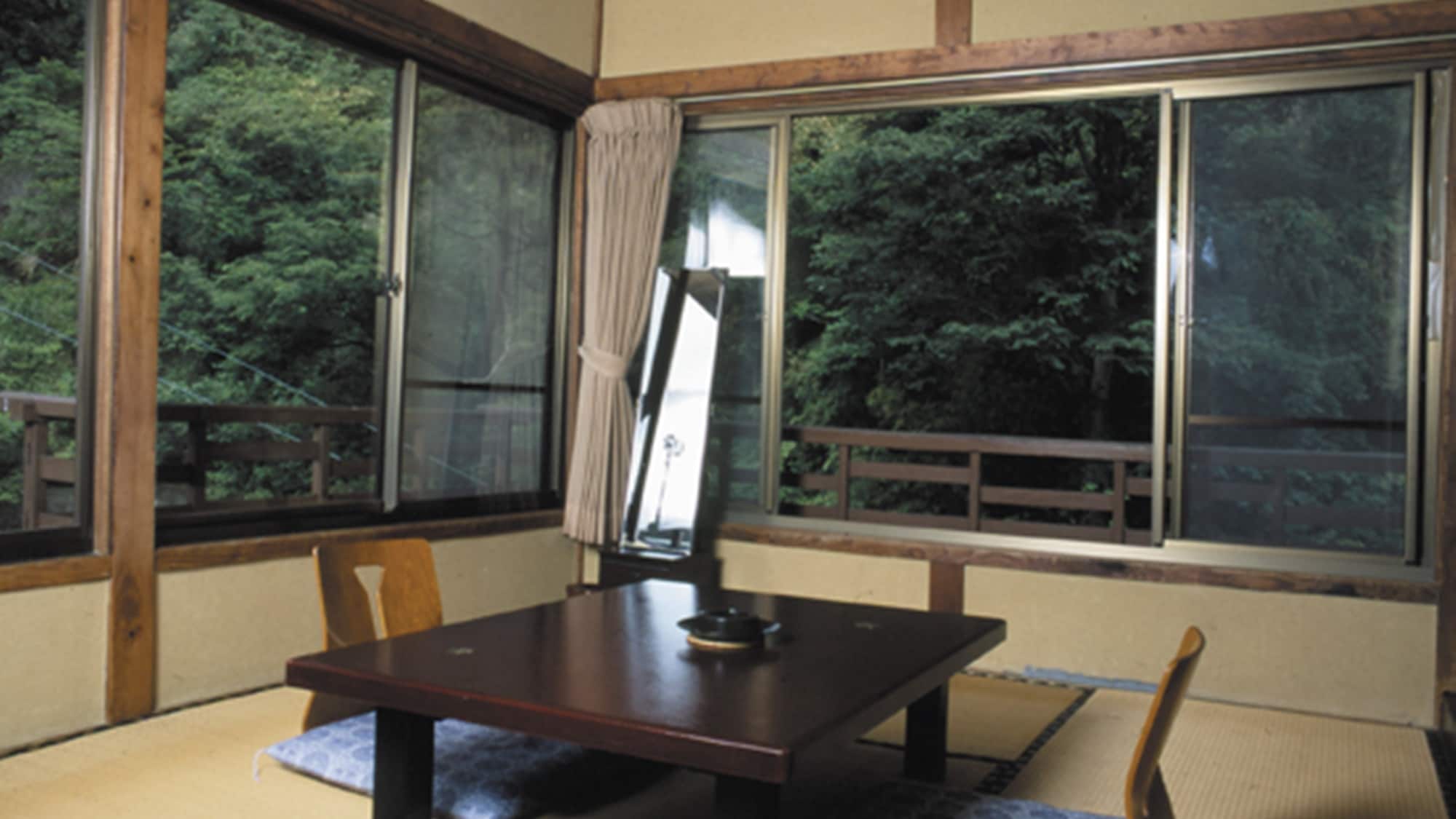 *Example of a room. Full of negative ions. A purely Japanese-style room surrounded by nature.